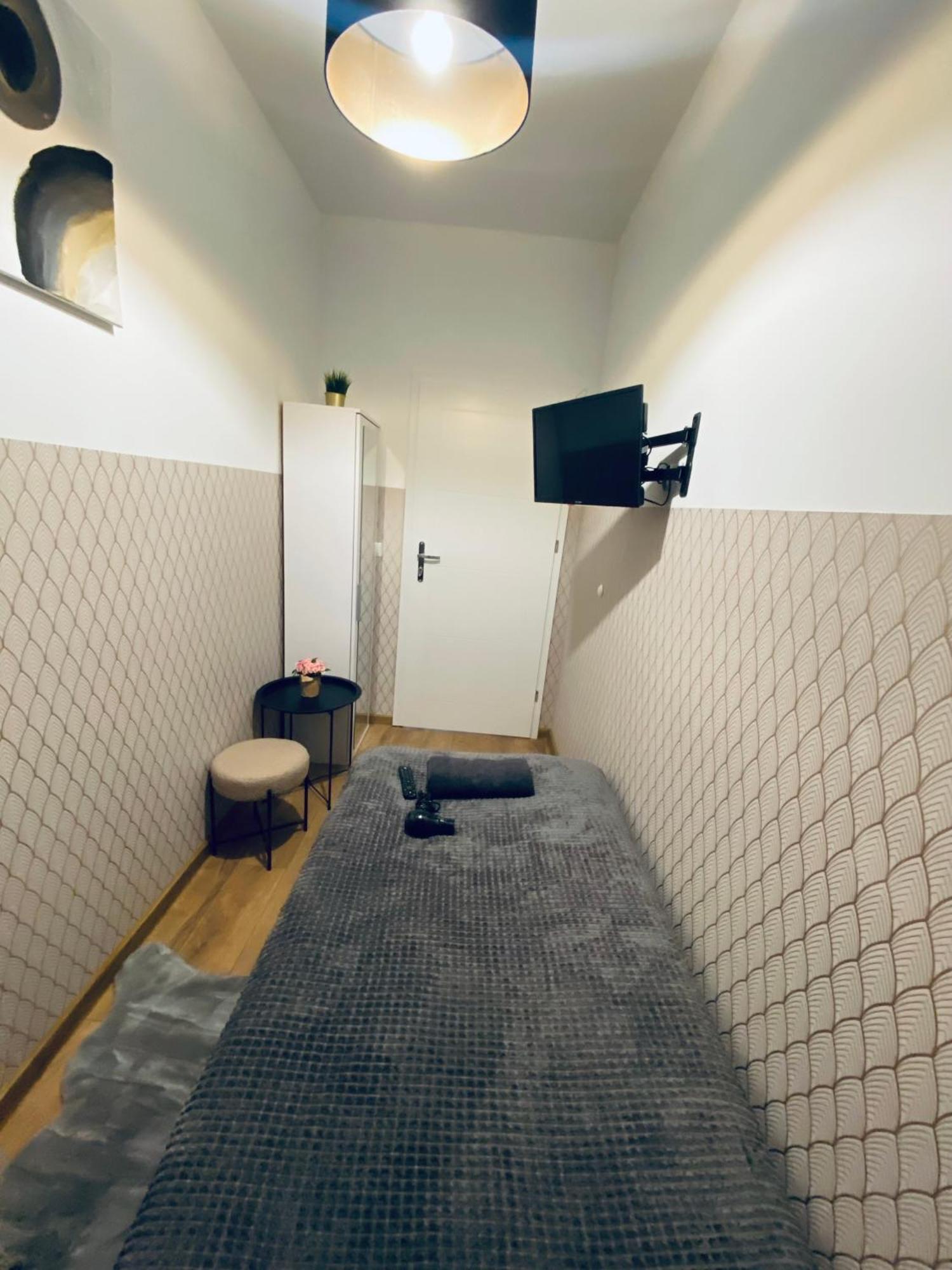 Hostel Clicktheflat Wola *