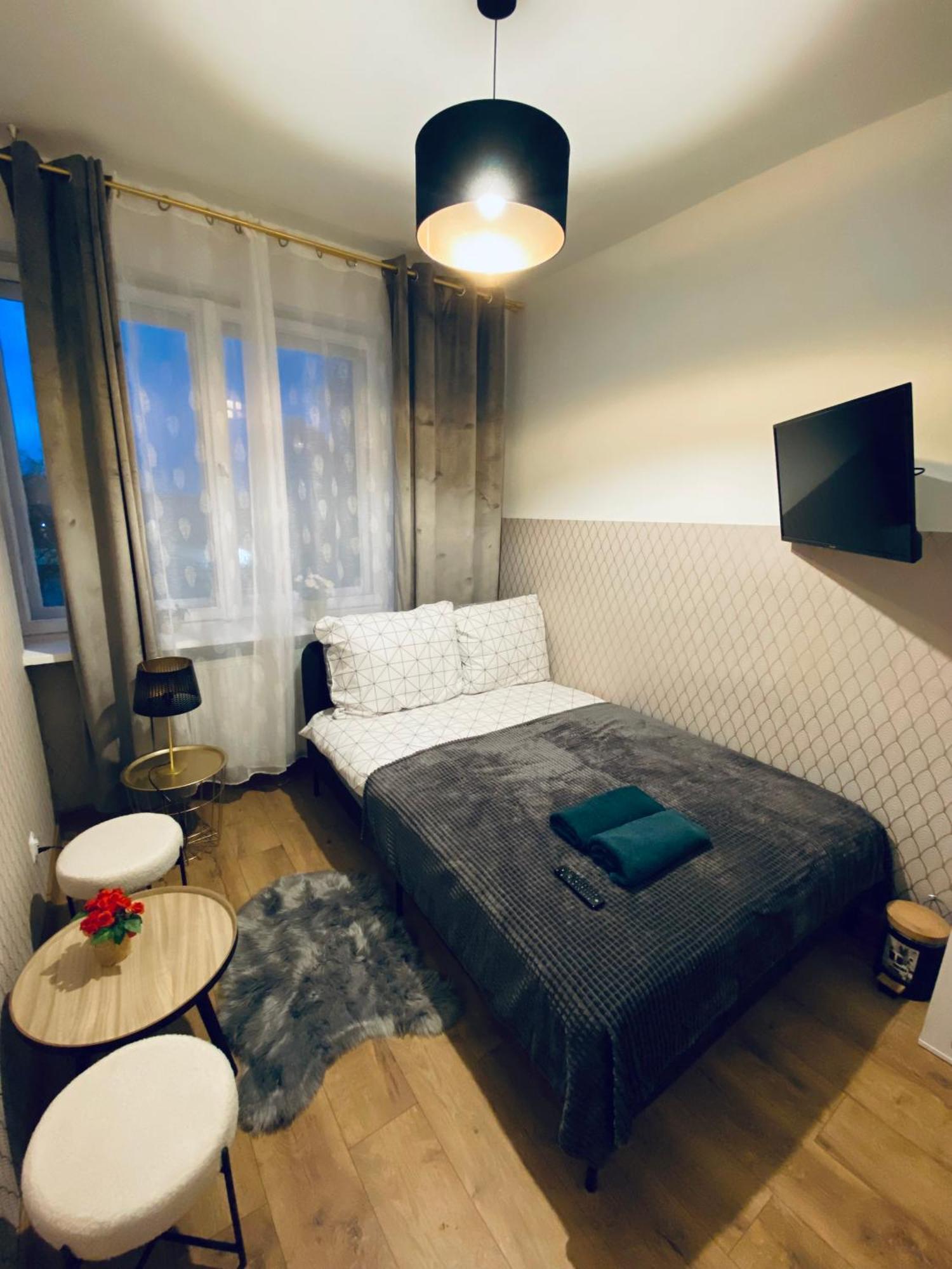 Clicktheflat Wola Hostel