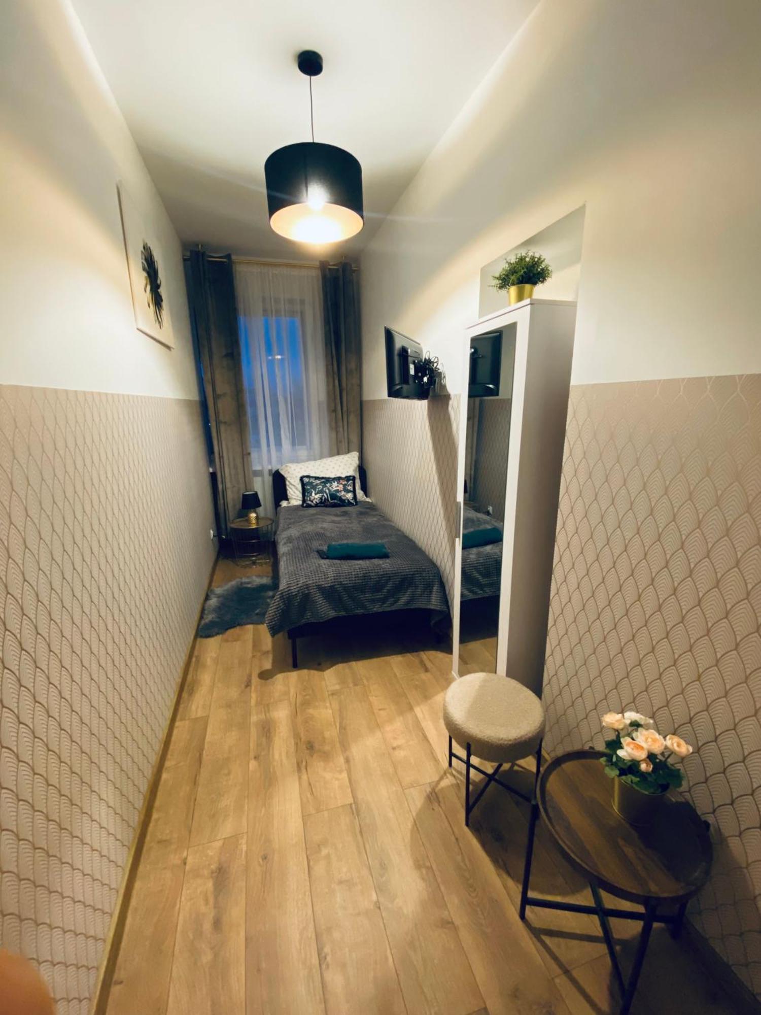 Clicktheflat Wola Hostel
