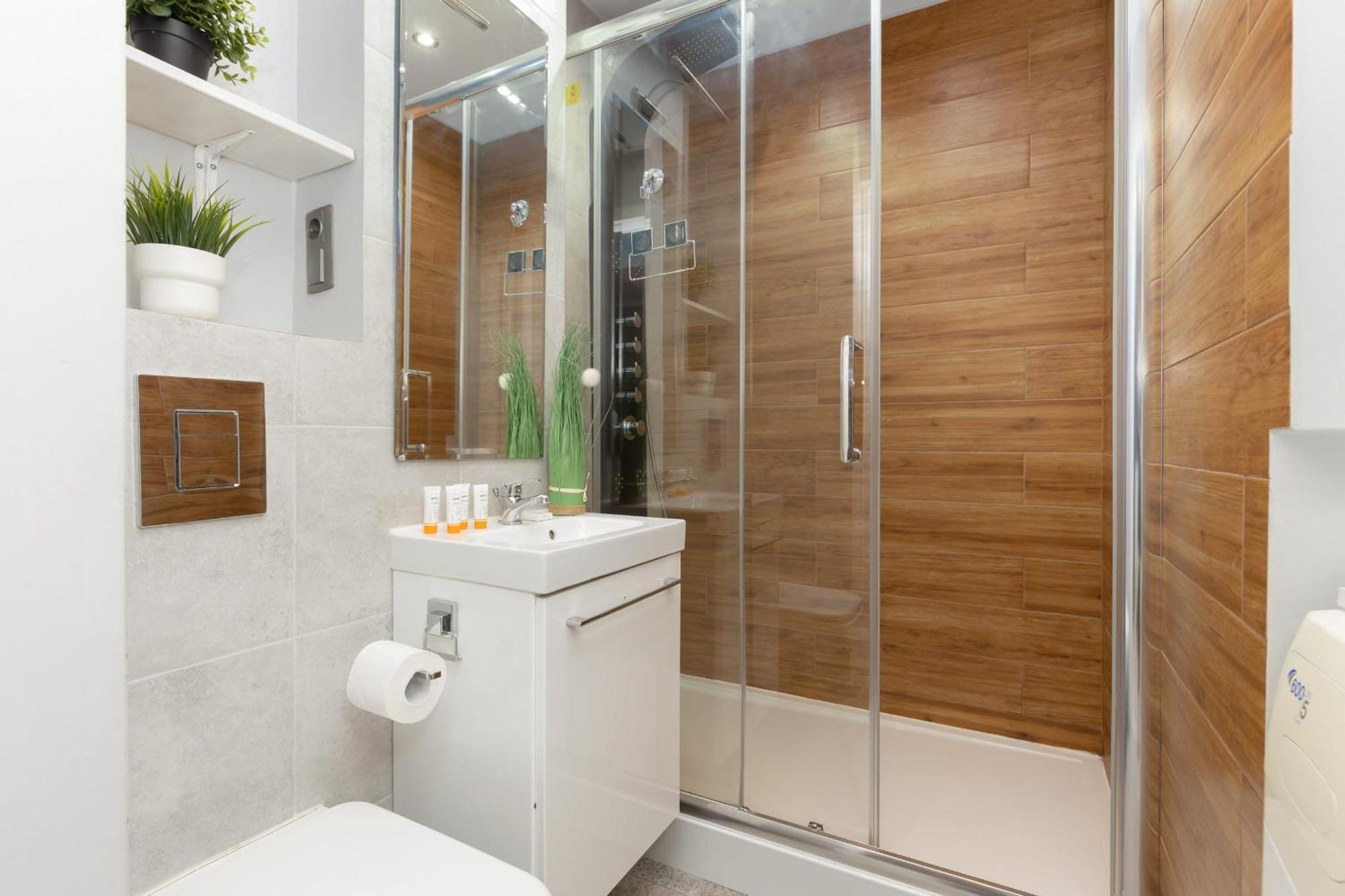 Căn hộ Charming In Center With Air Conditioning By Renters