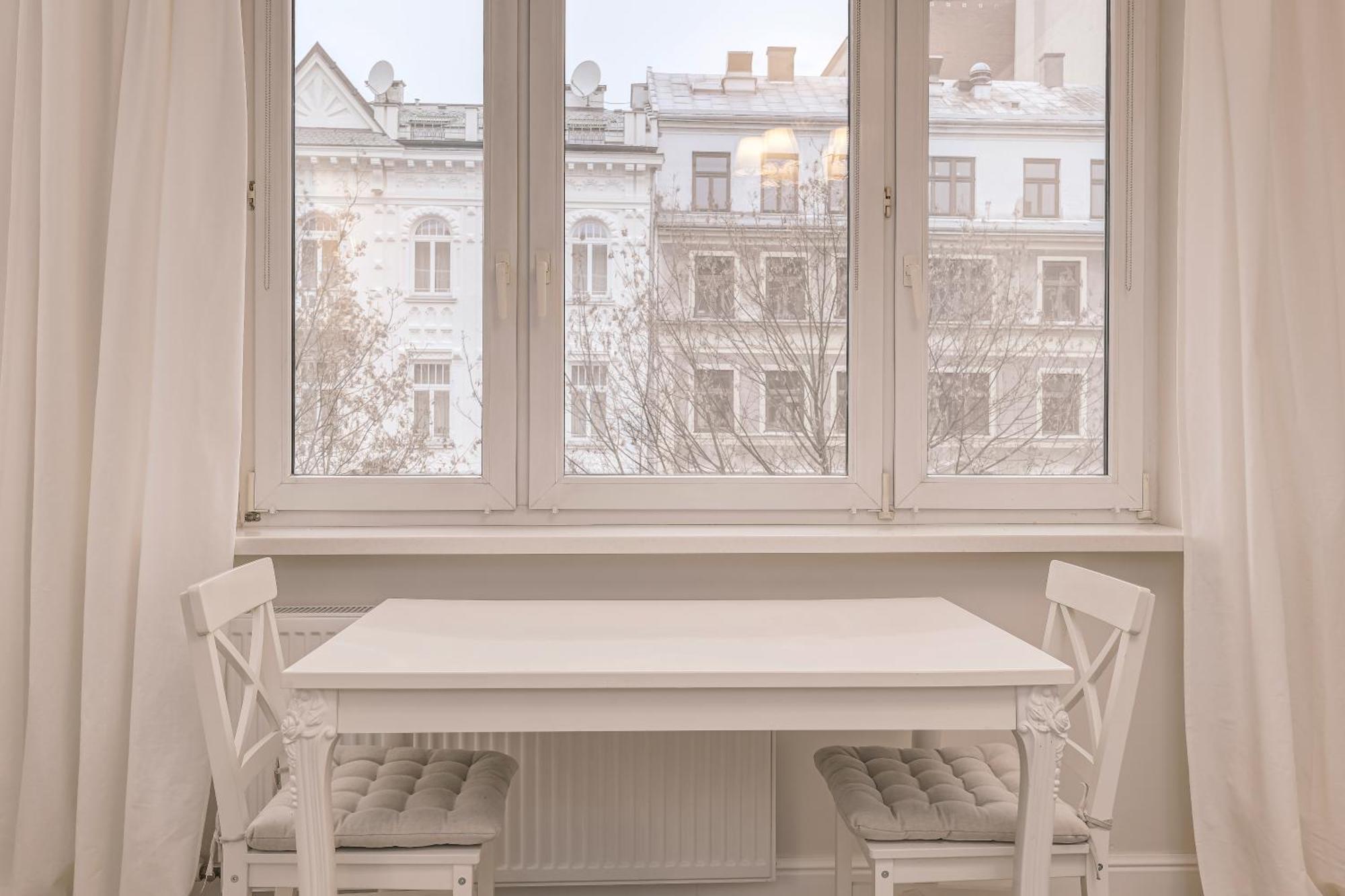 Apartament Chmielna 27 By Nyx