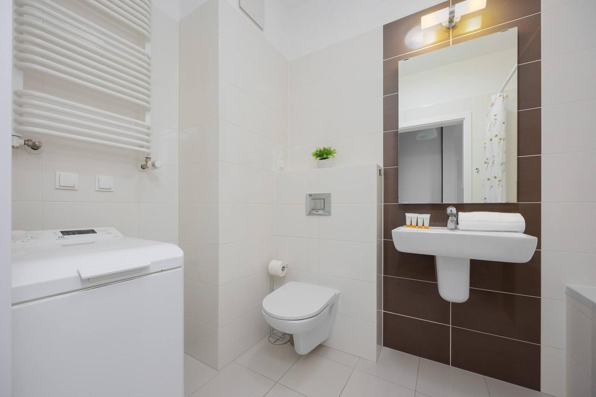 Apartment Bright With Parking Near The Pge National Stadium By Renters Warsaw