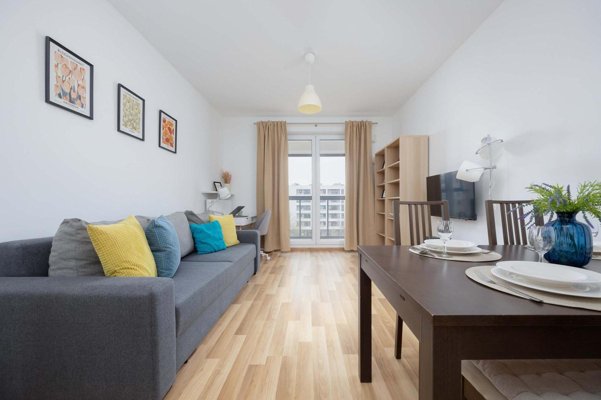 Bright With Parking Near The Pge National Stadium By Renters Apartment *