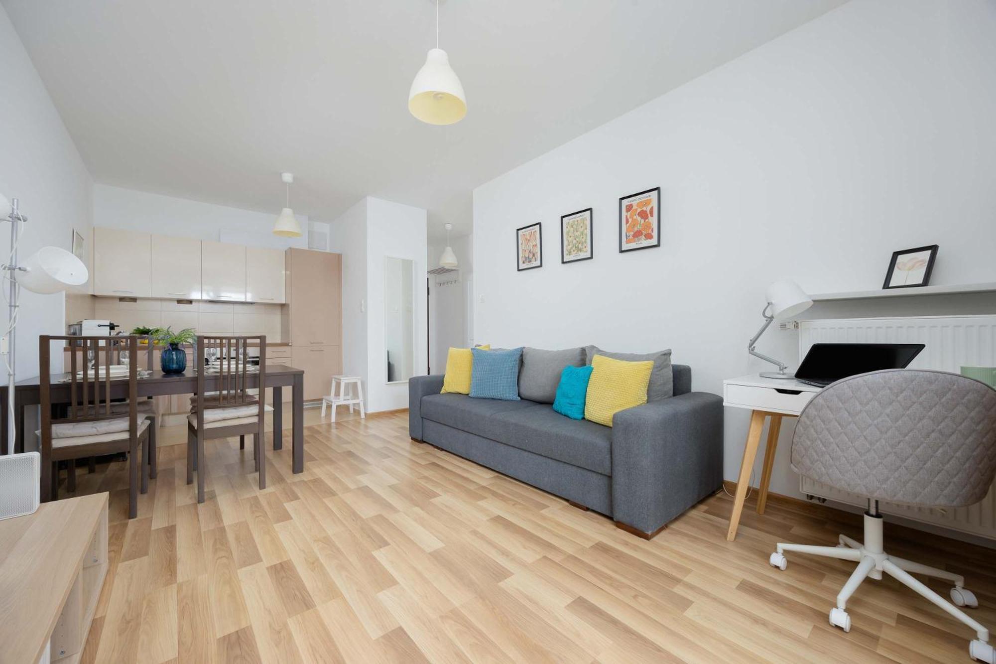 Bright With Parking Near The Pge National Stadium By Renters