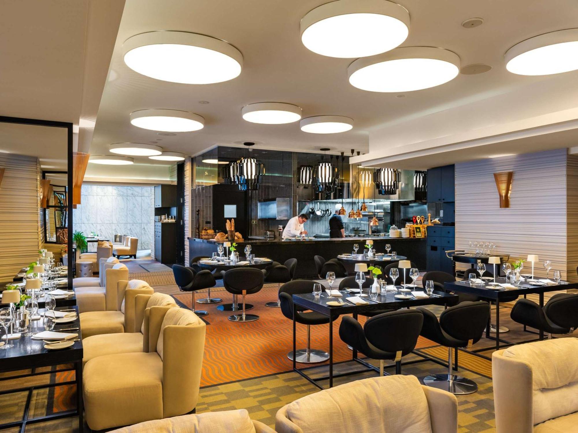Sofitel Victoria