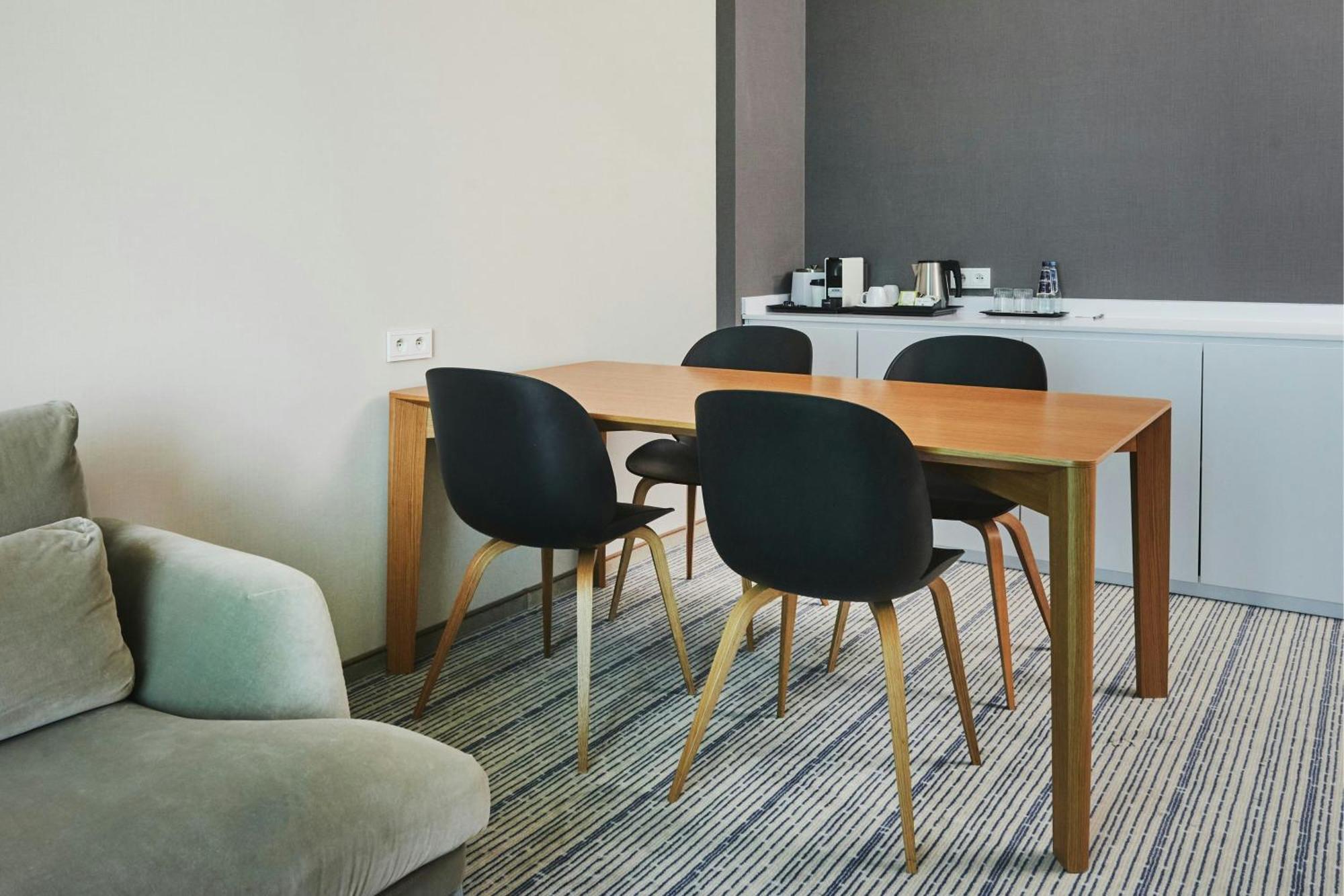 Courtyard By Marriott Airport 4*