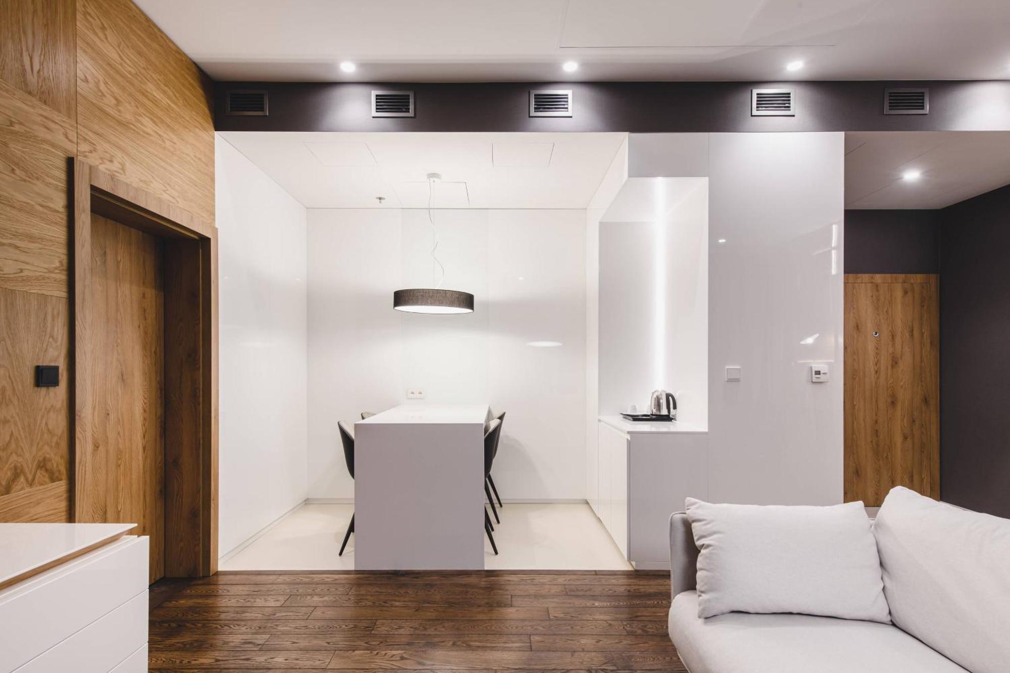 Courtyard By Marriott Airport Hotel 4*