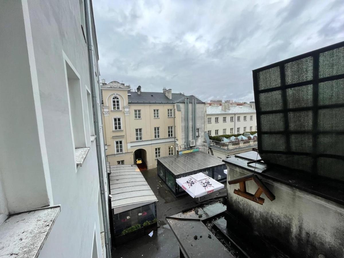 Fantastic Waw - Ch5 C215 Apartment
