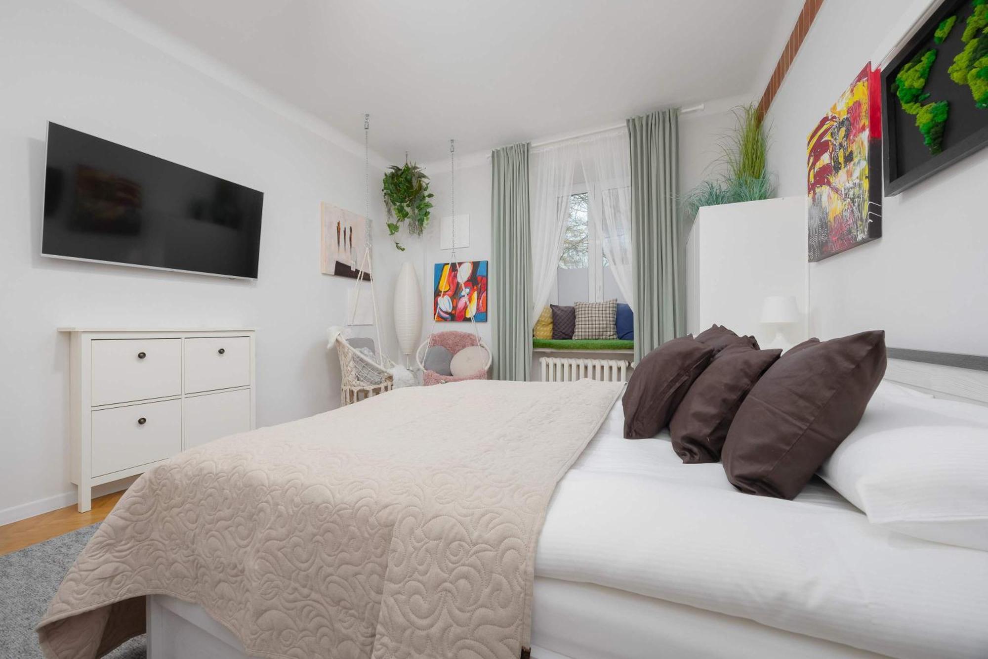 Piekny Jasny Z Sypialnia I Biurkiem By Renters Apartment *