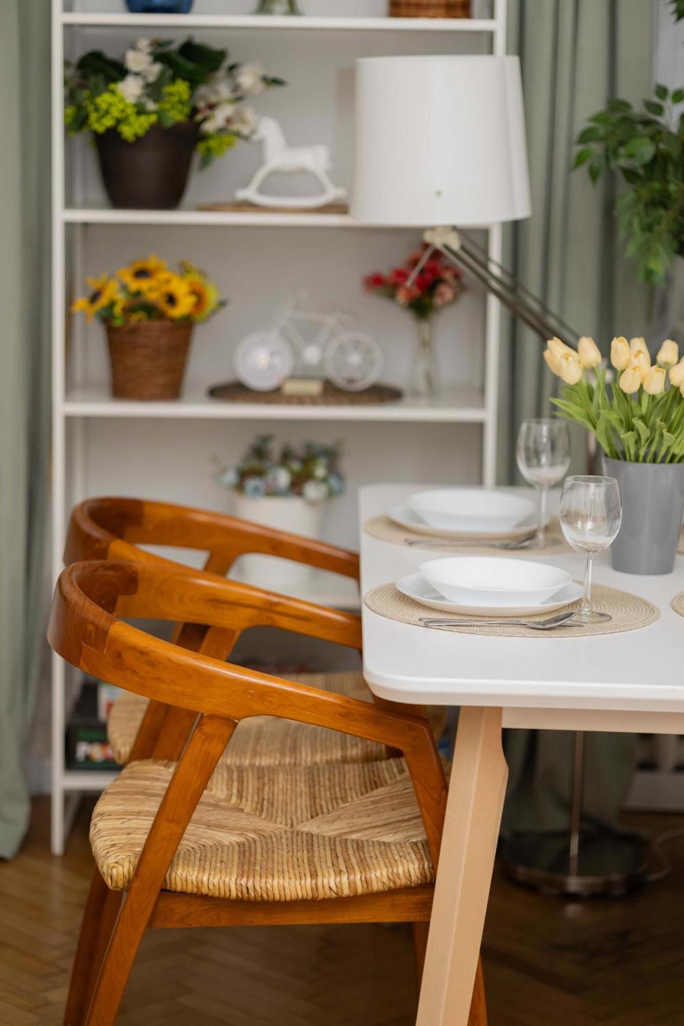 Piekny Jasny Z Sypialnia I Biurkiem By Renters Warsaw