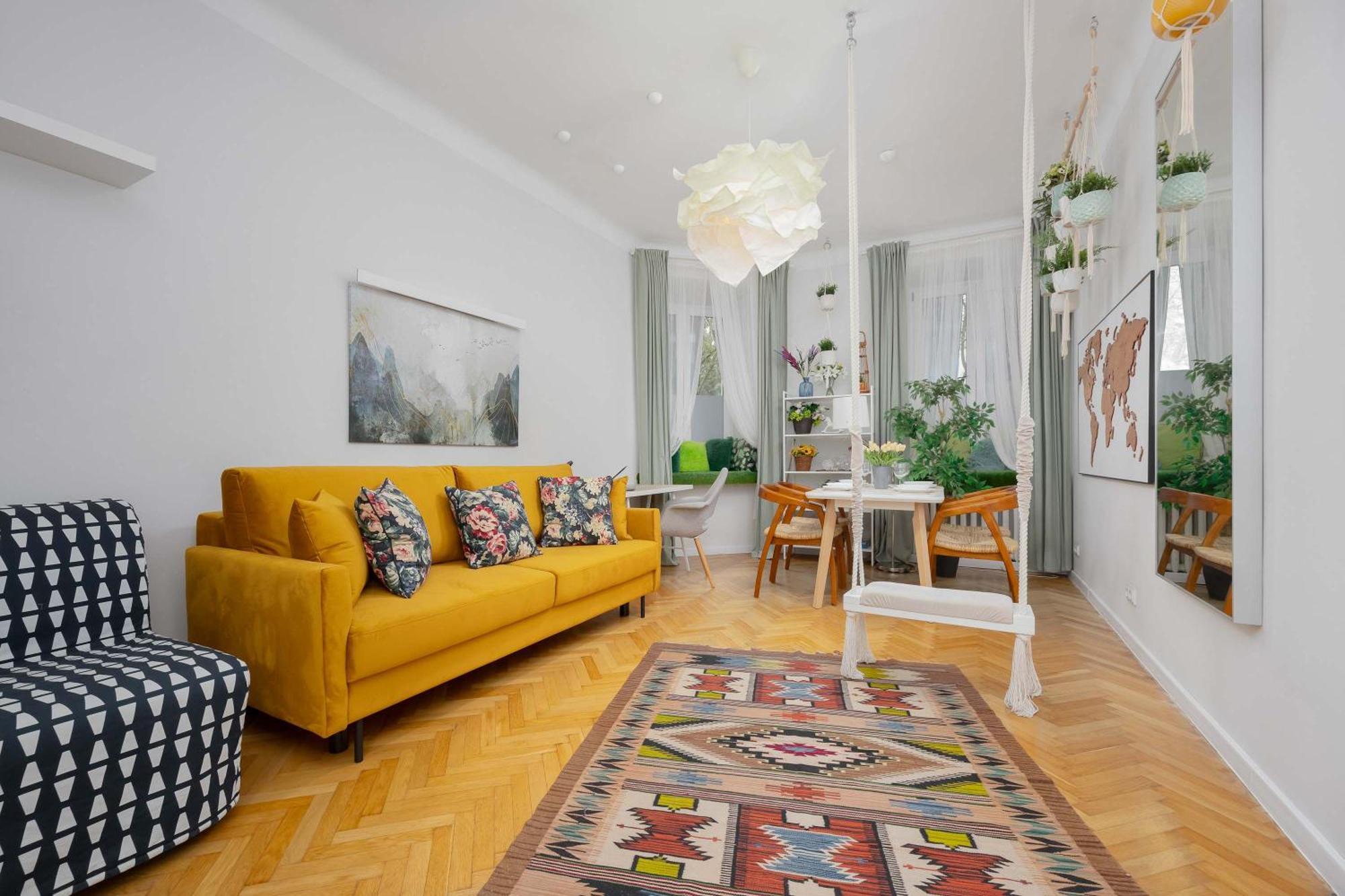 Piekny Jasny Z Sypialnia I Biurkiem By Renters Warsaw