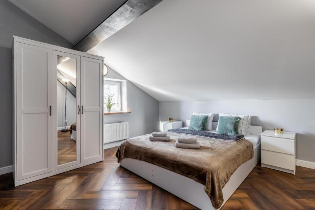 - Great Location- Praga Polnoc - 18 People -marcinkowskiego * Warsaw