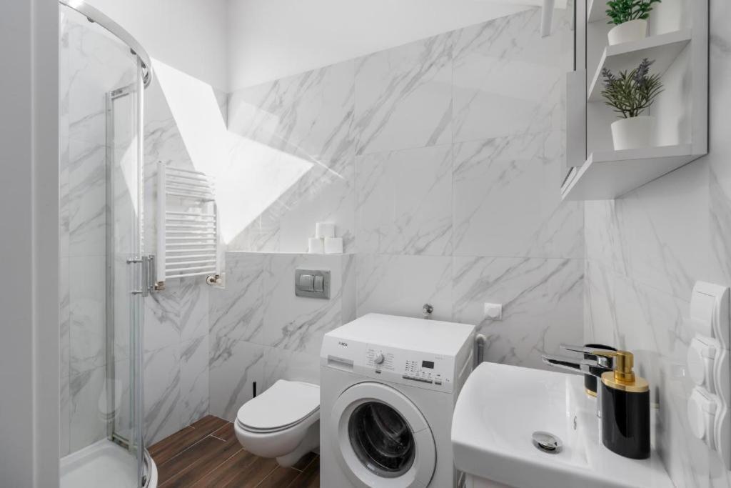 Apartment - Great Location- Praga Polnoc - 18 People -marcinkowskiego