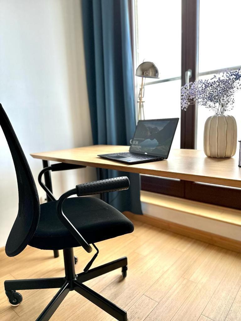 4 Rooms, Wifi 1gb, Park, Parking Apartment
