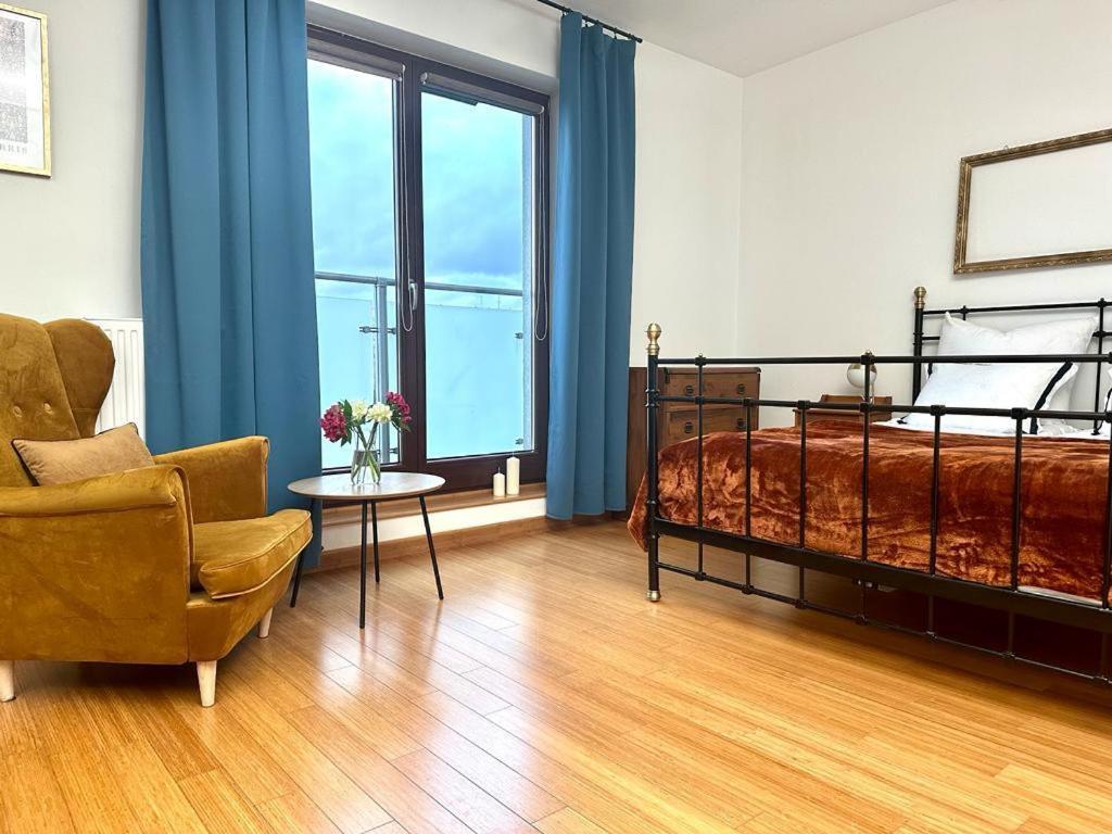 Apartment 4 Rooms, Wifi 1gb, Park, Parking Warsaw