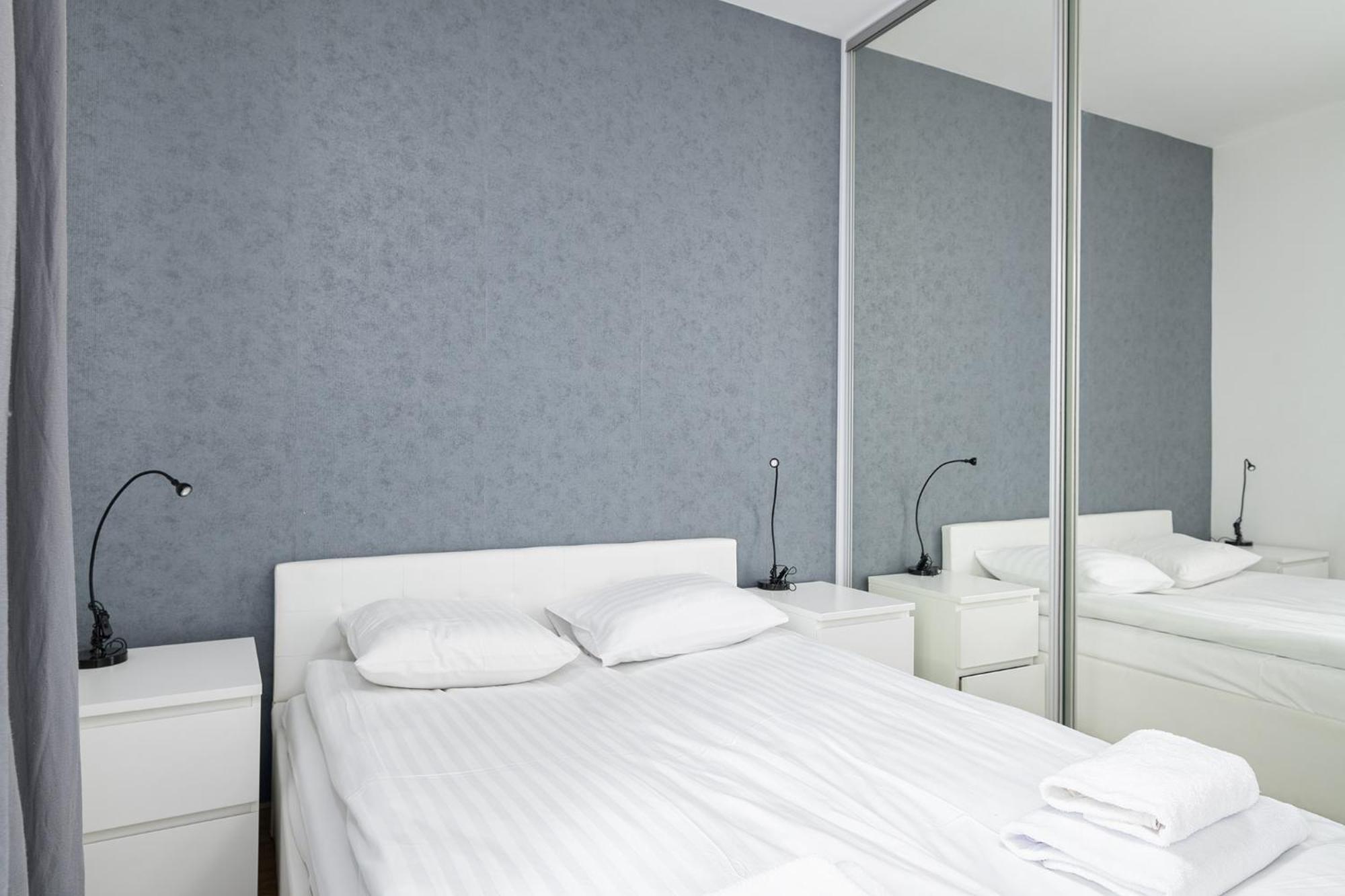 Rentplanet - Przy Muzeum Powstania Warszawskiego Apartment