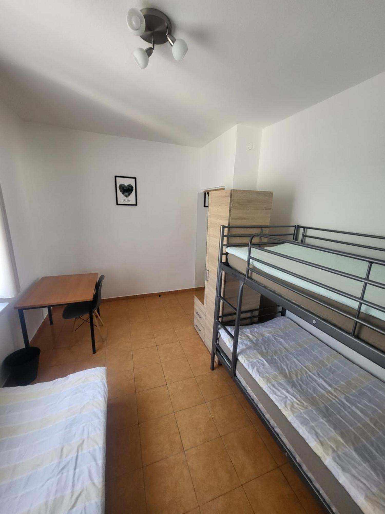 Bed & Breakfast Rooms4rest Popularna - Private For Tourists - Atr Consulting Sp, Z O,o, *