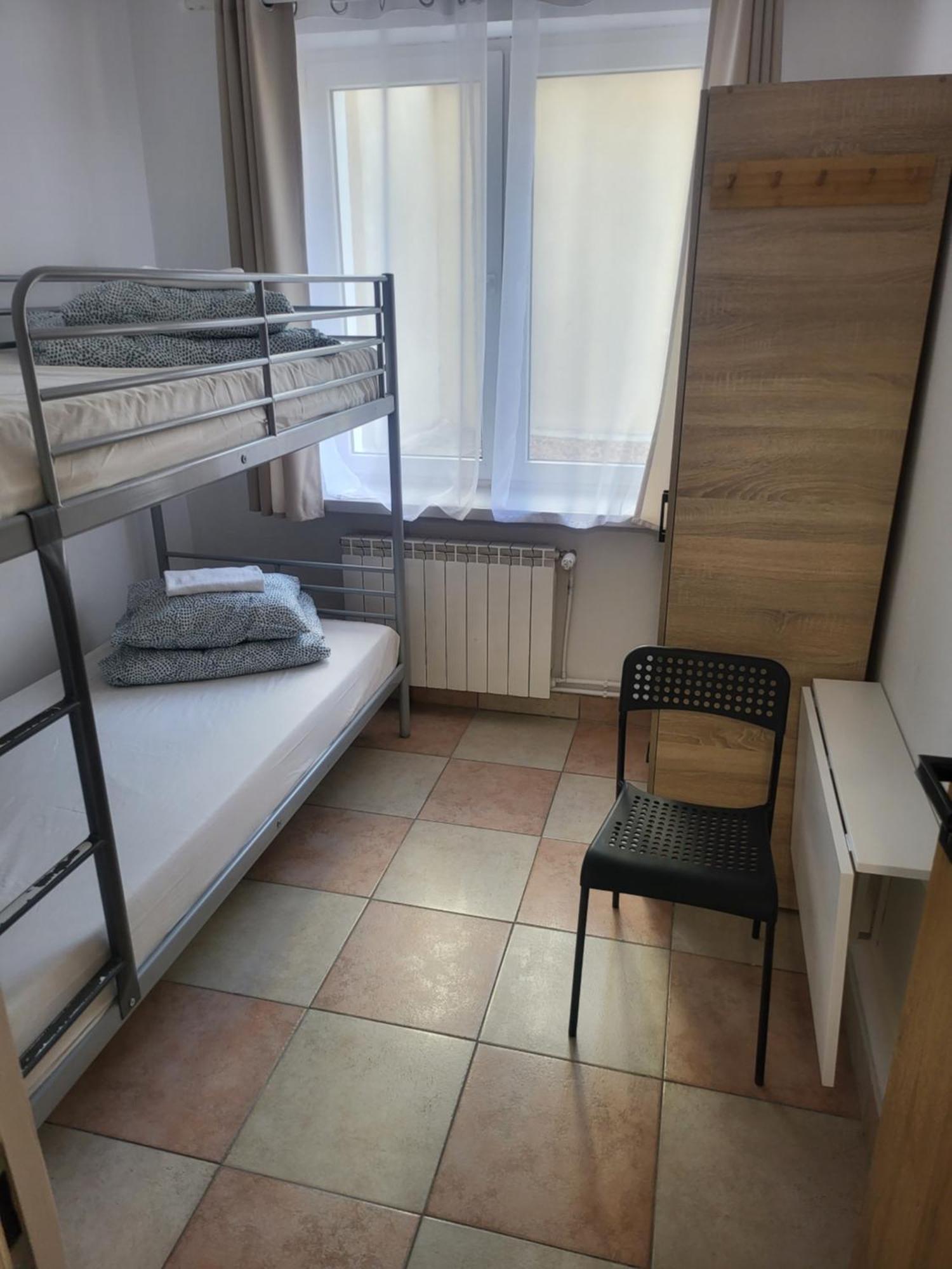 Bed & Breakfast Rooms4rest Popularna - Private For Tourists - Atr Consulting Sp, Z O,o, *