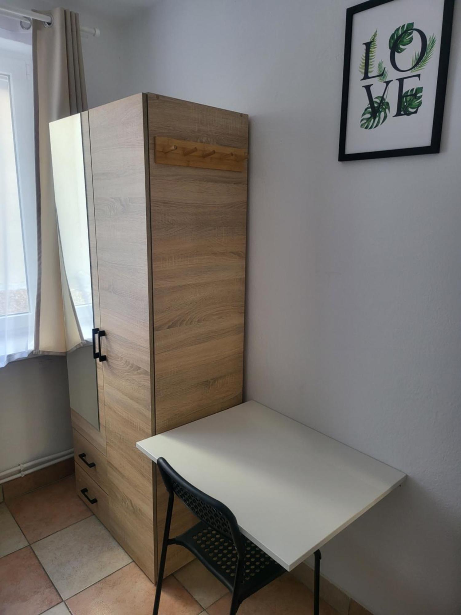Rooms4rest Popularna - Private For Tourists - Atr Consulting Sp, Z O,o, Bed & Breakfast Warsaw