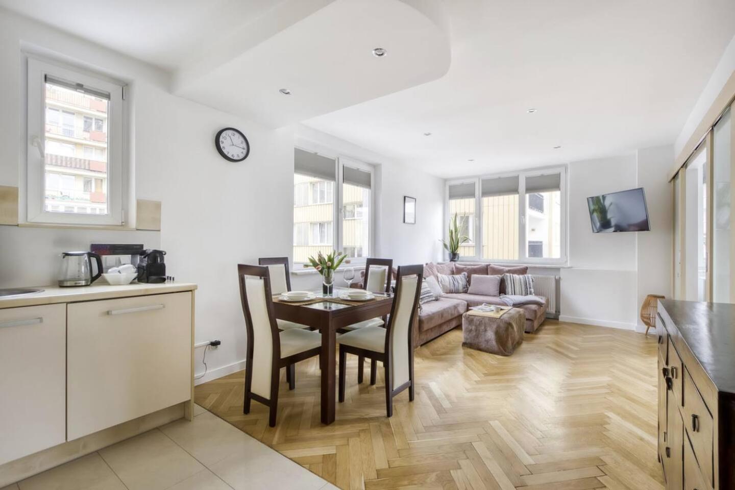 Apartment Blush Center Nowogrodzka Warsaw