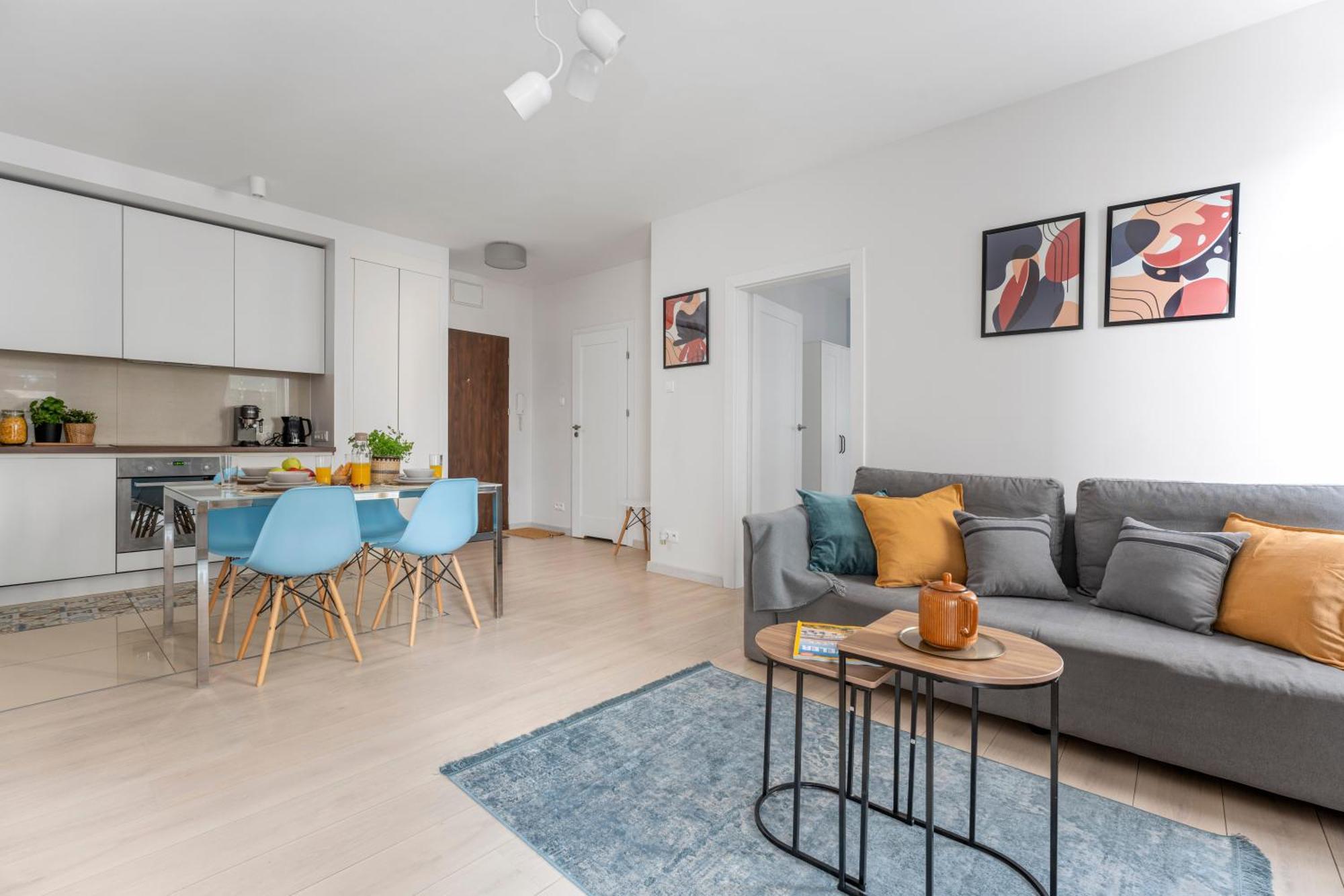 Oomph Downtown Atmospheric Zelazna Street Apartment