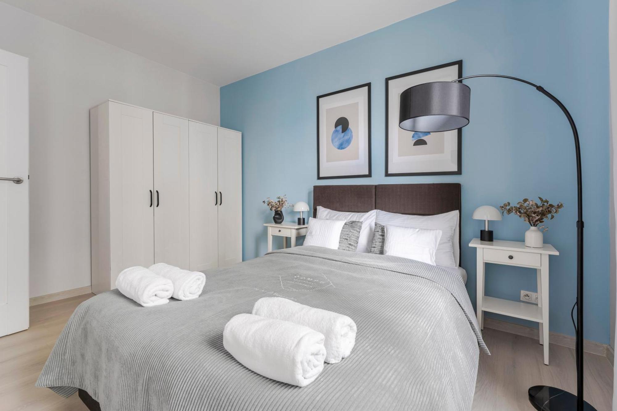 Oomph Downtown Atmospheric Zelazna Street Apartment *