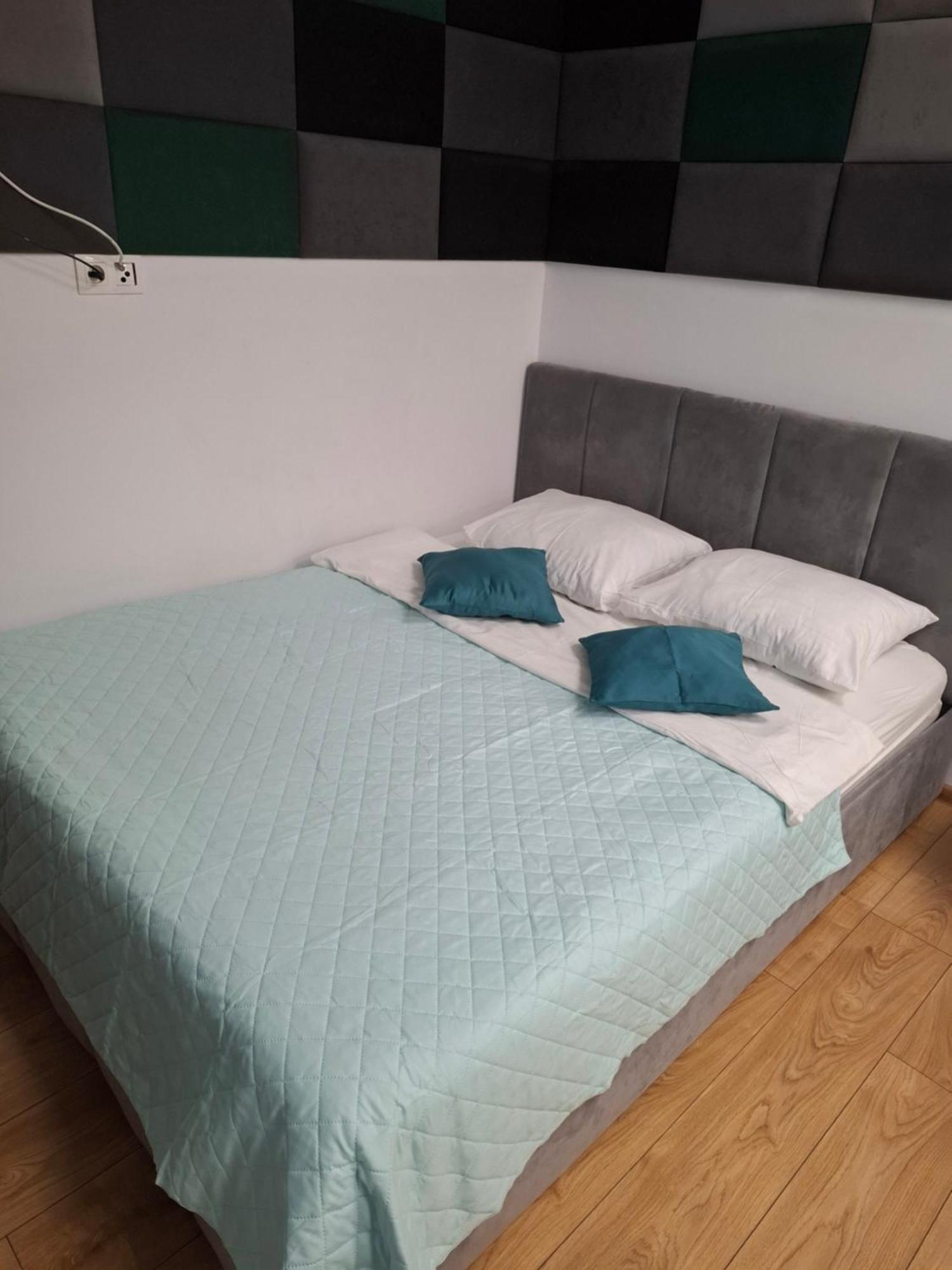 Zlatarooms 210 * Warschau