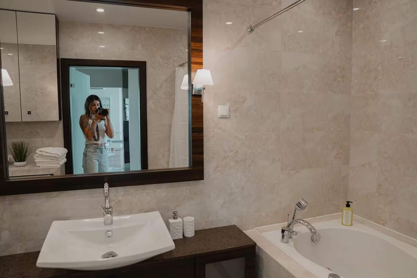 Modern With Parking Near Metro Kabaty By Renters Apartment