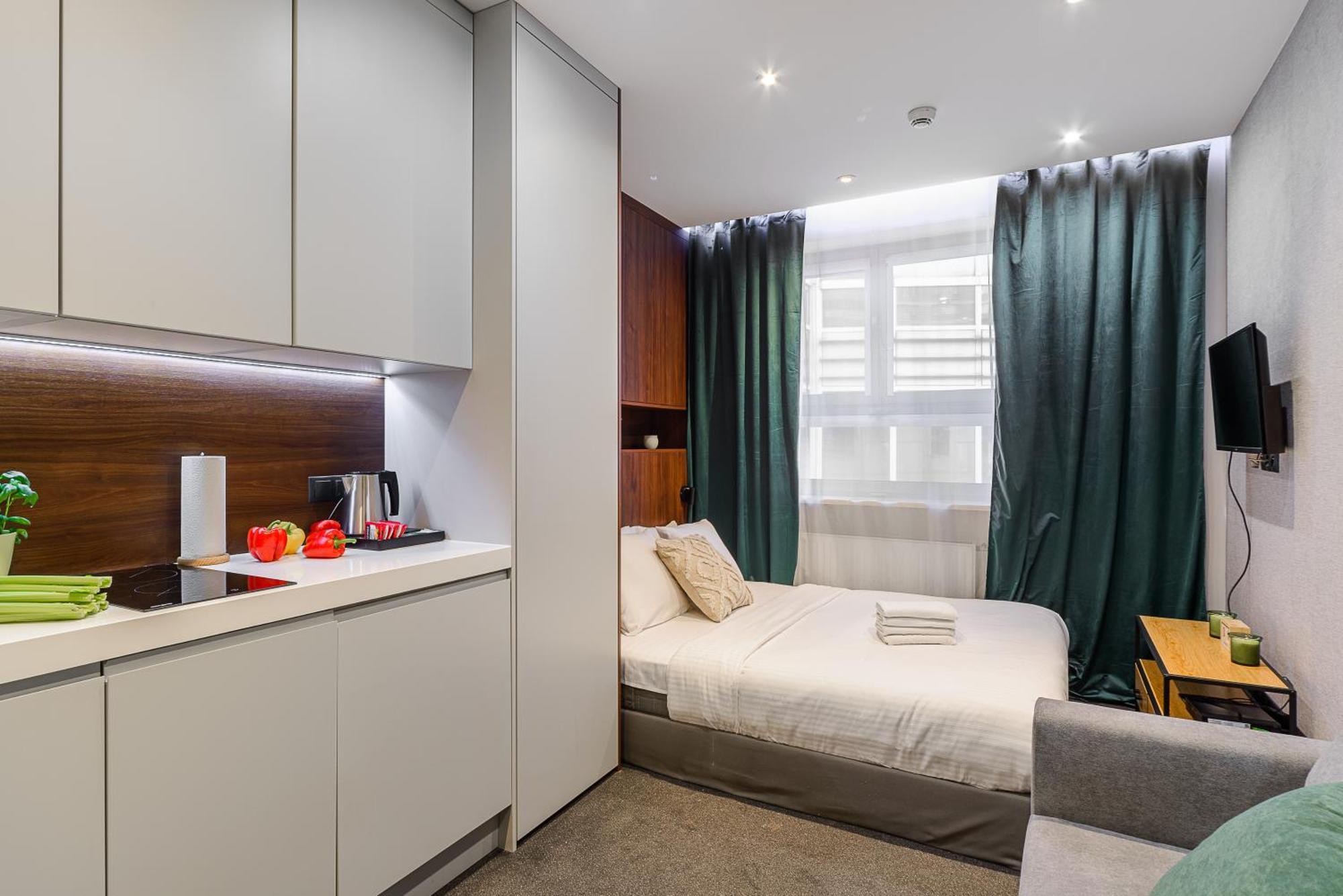 Lumina Design With Beautiful View Apartment Warschau