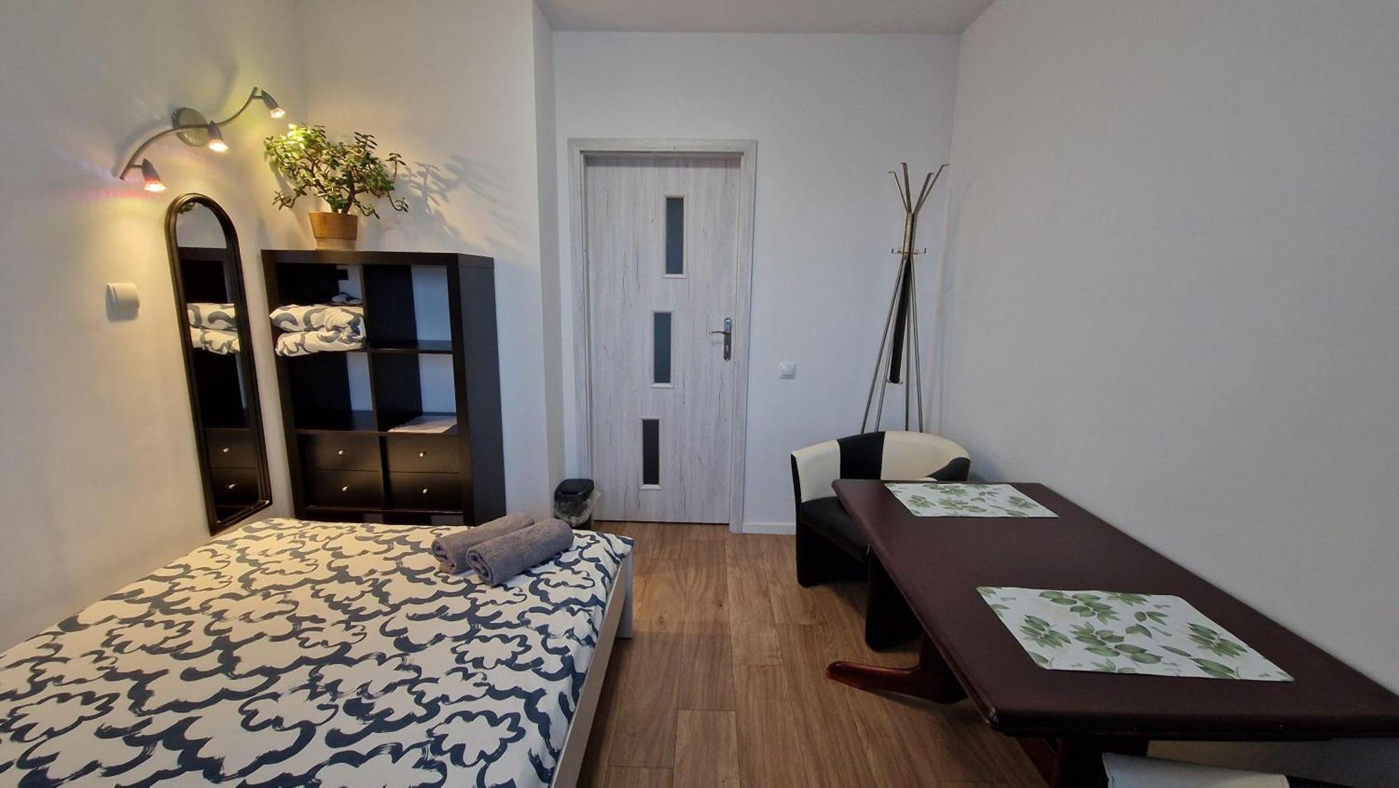 Meander Natolin Blisko Metra Hostel