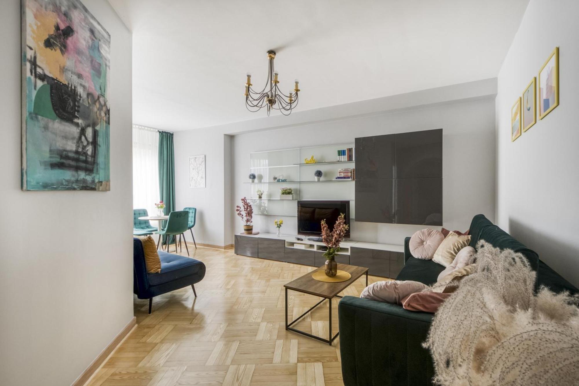 Apartment Gama Great Location & Famili 120m 2-12 People
