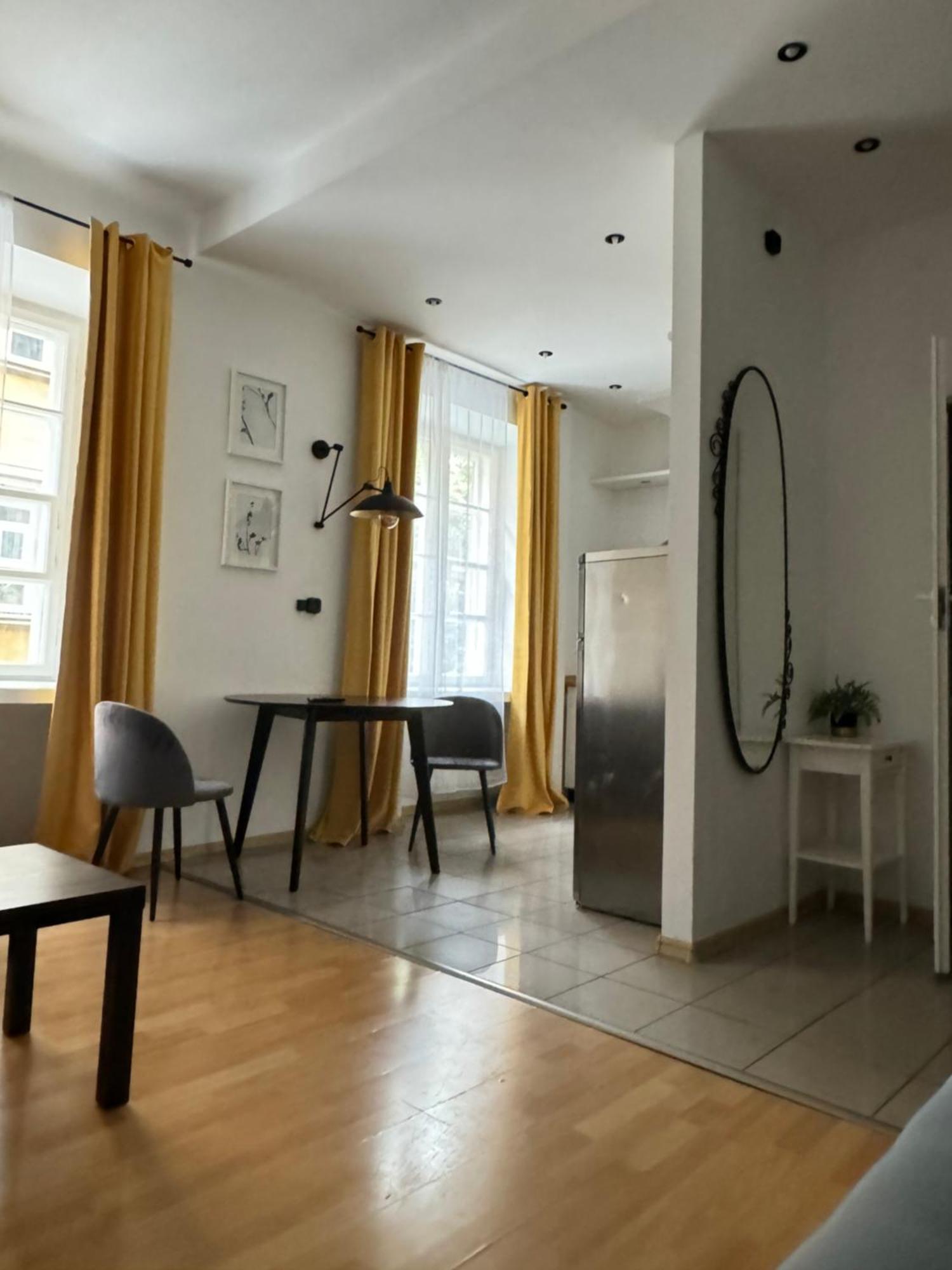 Apartment In Old Warschau