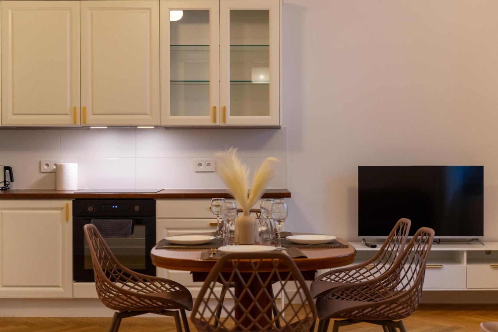 Downtown - 82m2, Location - By Rentujemy Apartment *
