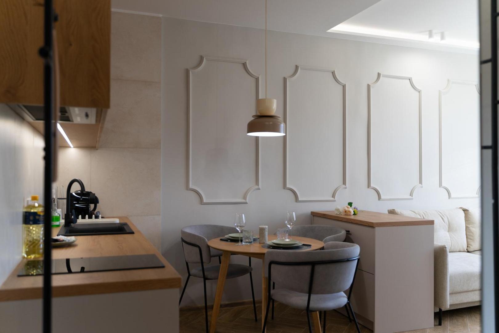 Stylish Wola - 30m2, Trams Nearby - By Rentujemy Apartment *