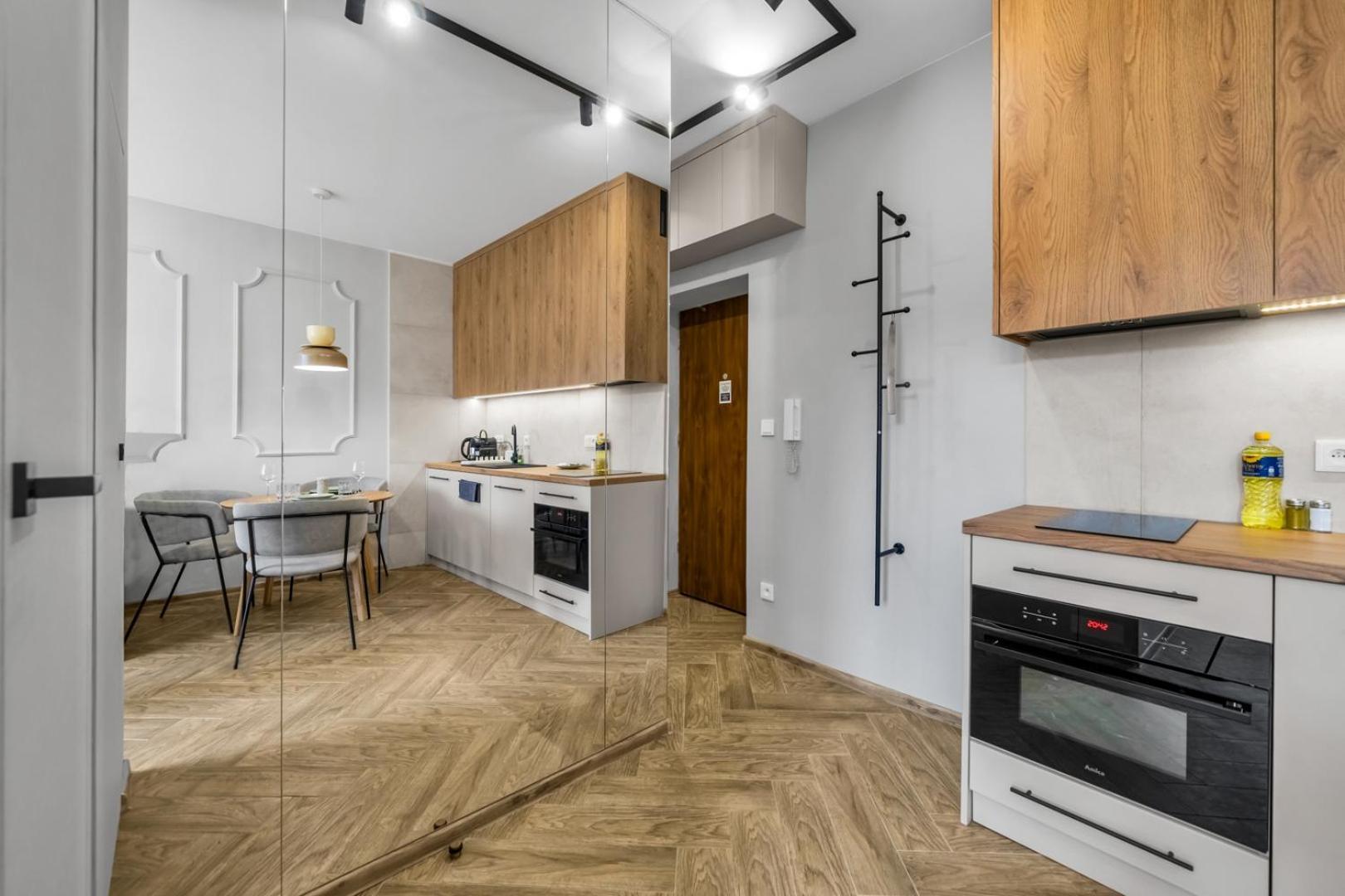 Stylish Wola - 30m2, Trams Nearby - By Rentujemy * Warsaw