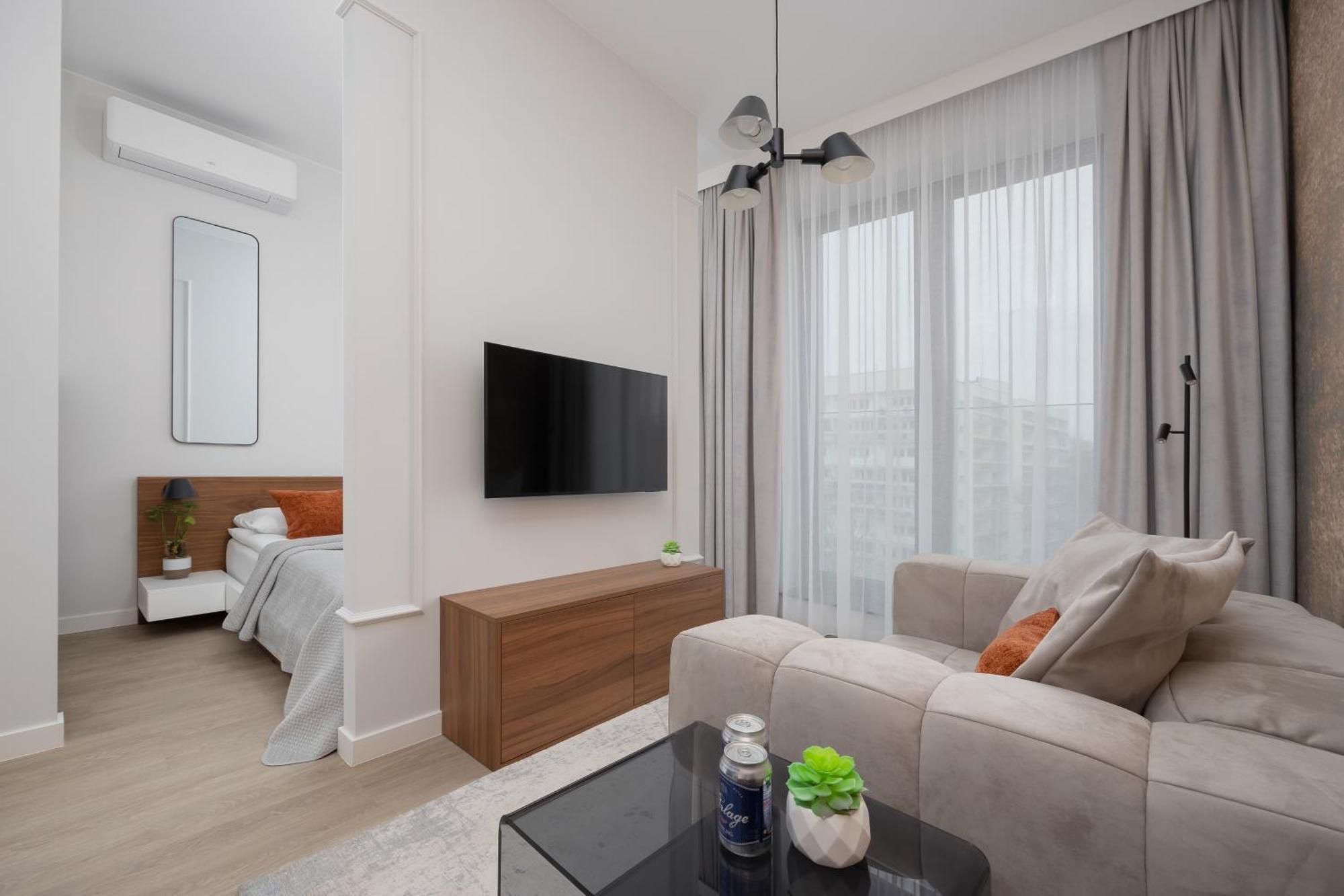 Chronos Z Klimatyzacja Na Warszawskiej Woli Od Renters Prestige *