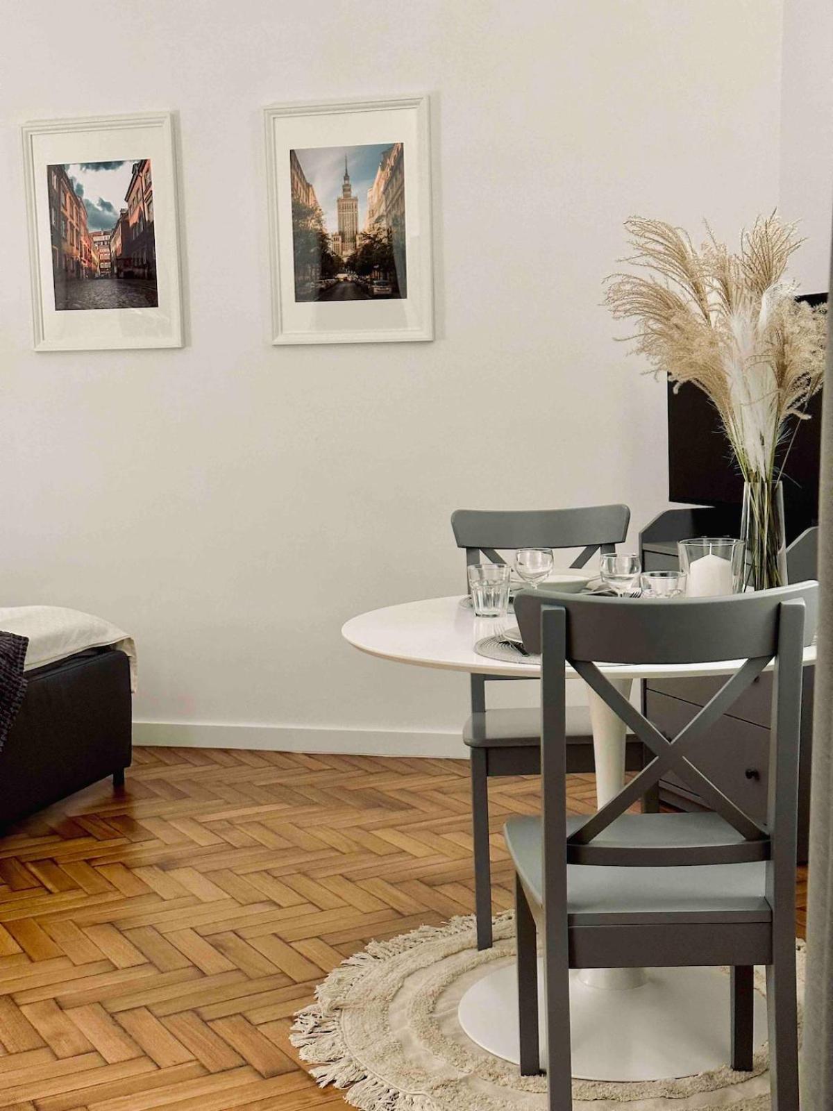 Apartment In The Location *