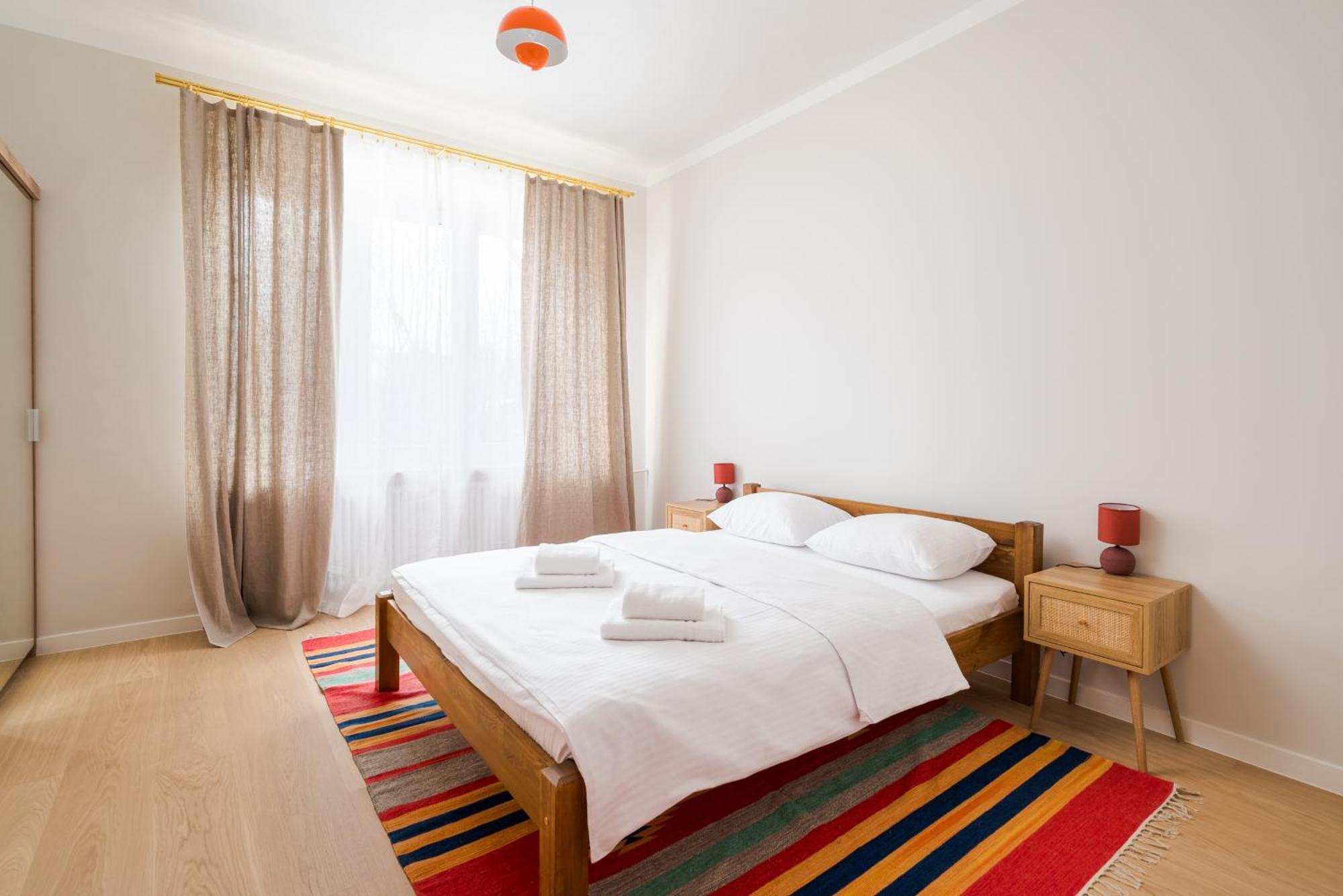 Metro Mlynow Colourful Apartment Warsaw