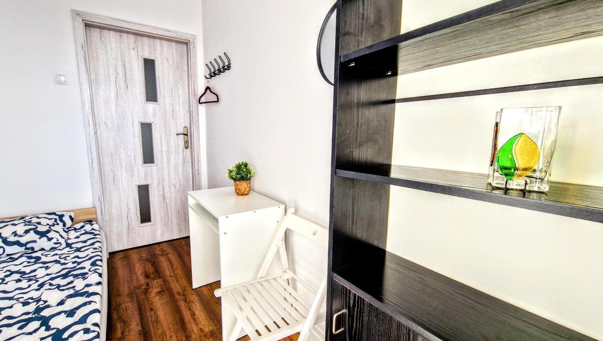 Meander Natolin Blisko Metra Hostel *