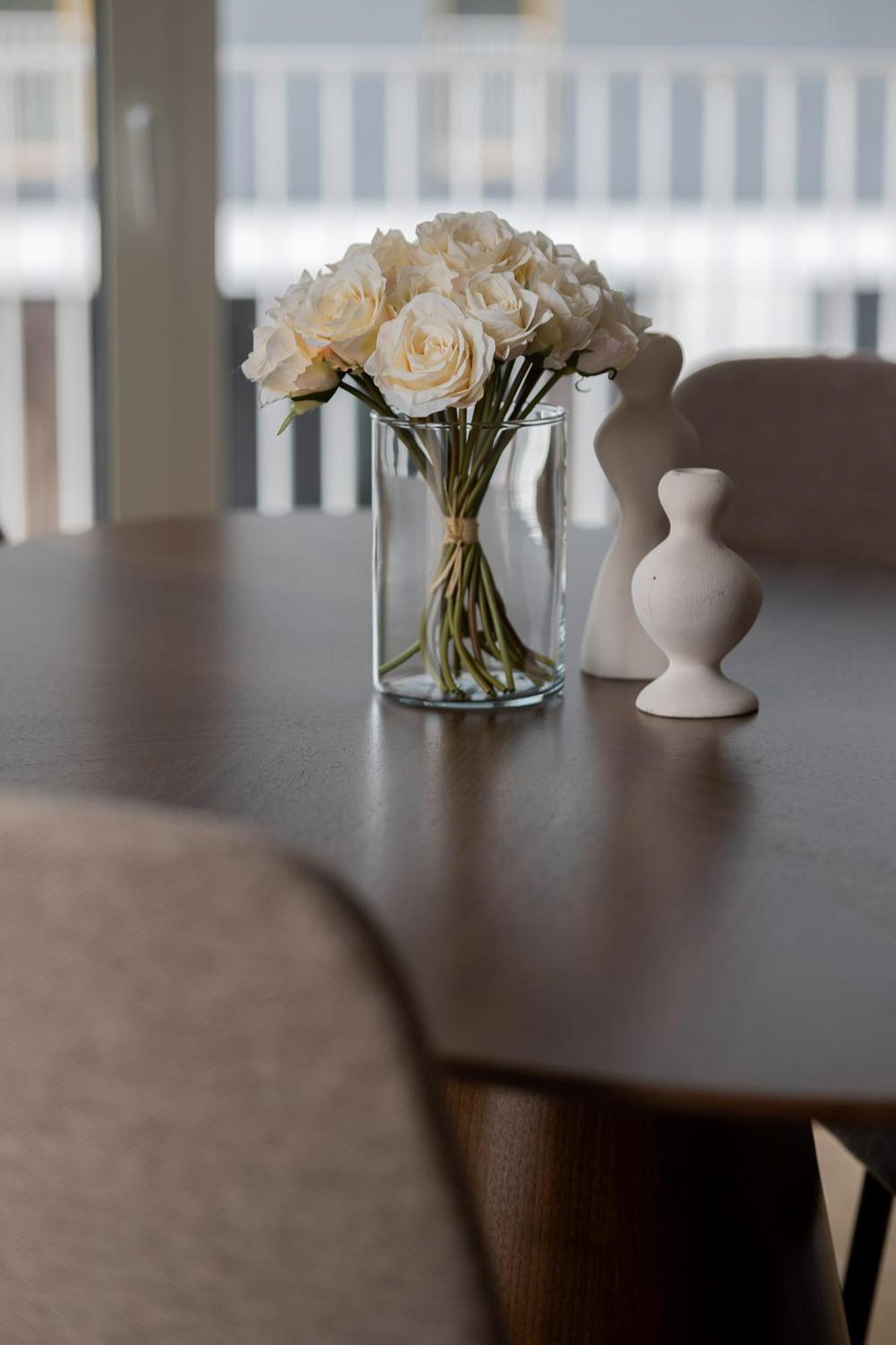 Exceptional For 6 People By Renters Prestige