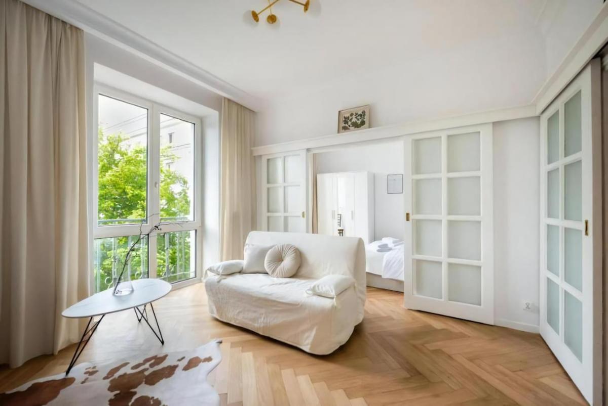 Plac Konstytucji 2 By Nyx Apartment Warschau