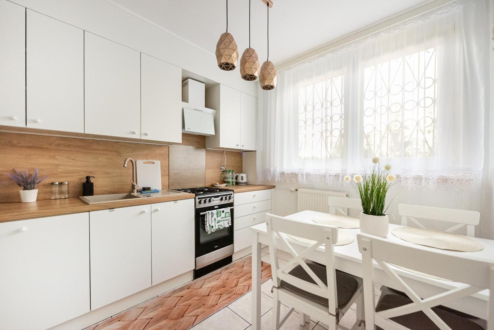 Apartment Metro Zacisze Fausta House With Garden Warschau