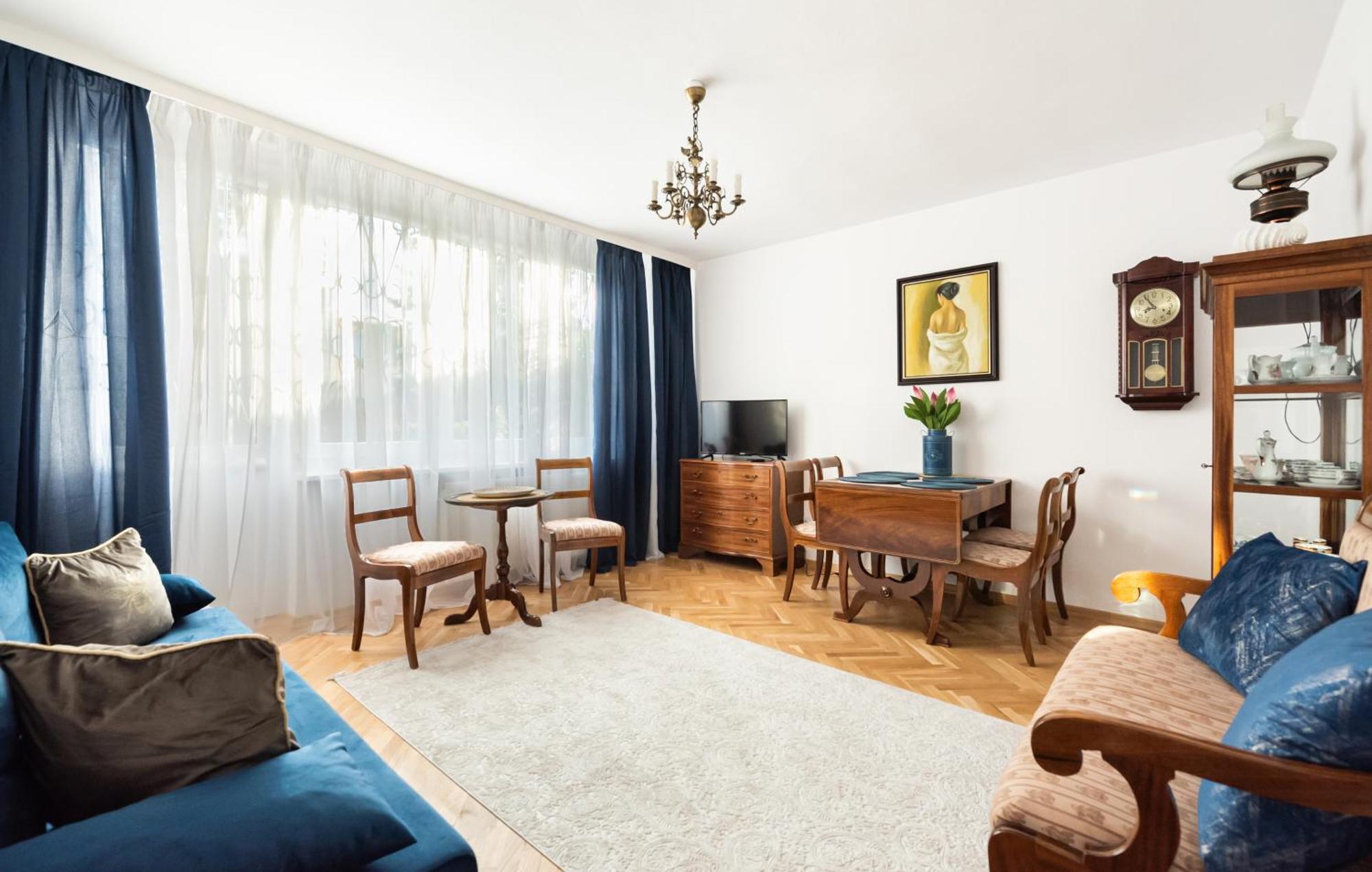 Metro Zacisze Fausta House With Garden * Warschau