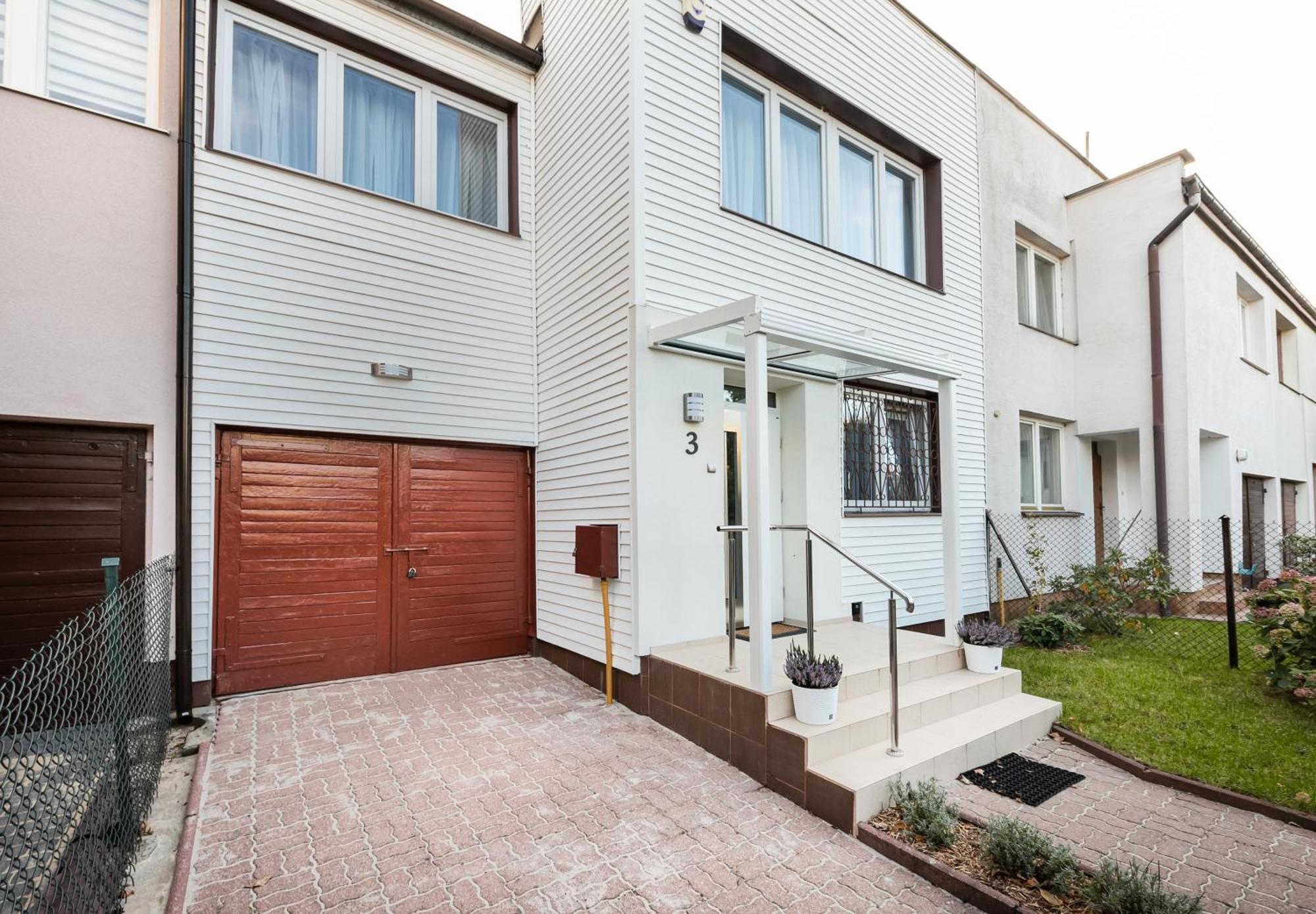 Apartment Metro Zacisze Fausta House With Garden Warschau