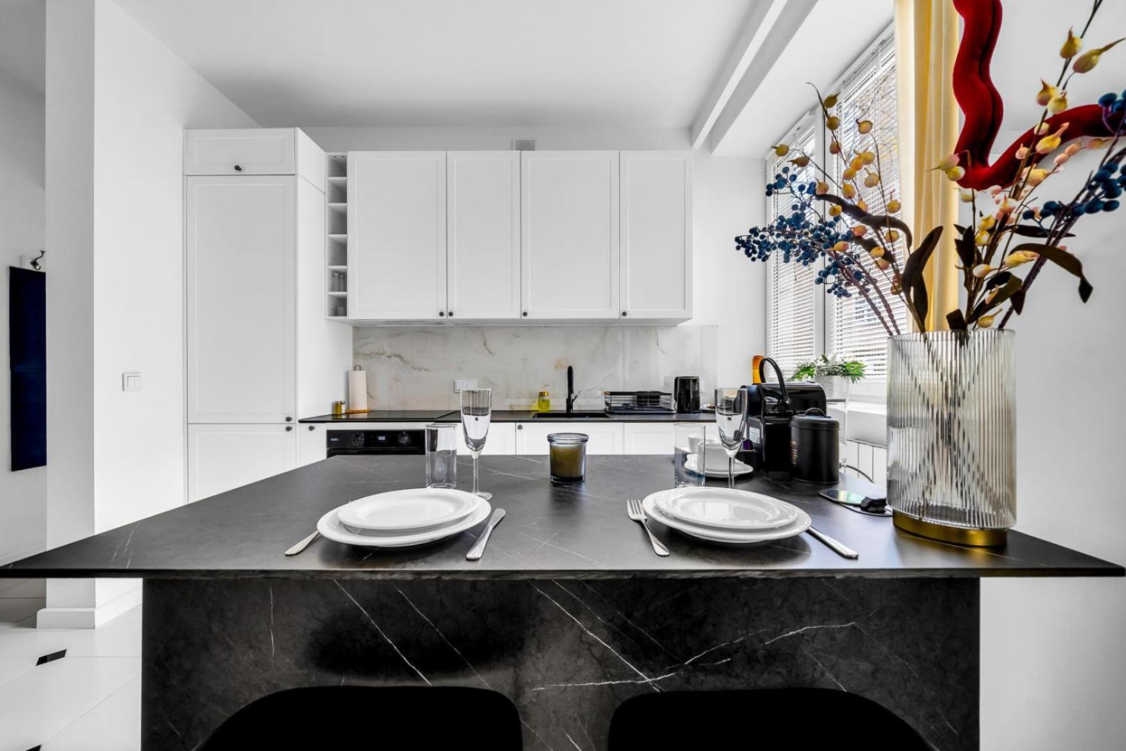 - Workspace & Park Nearby - By Rentujemy Apartment