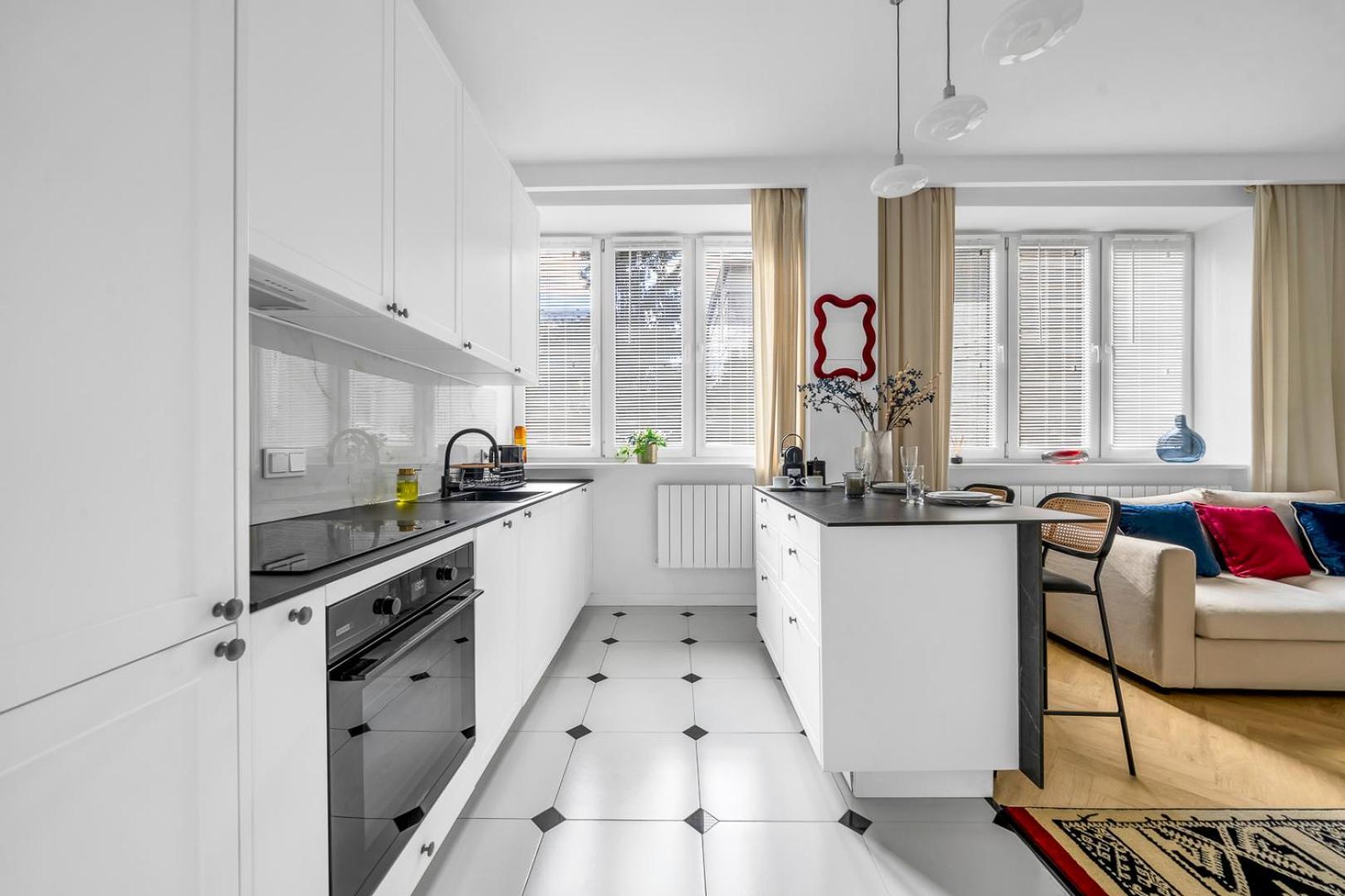 - Workspace & Park Nearby - By Rentujemy *