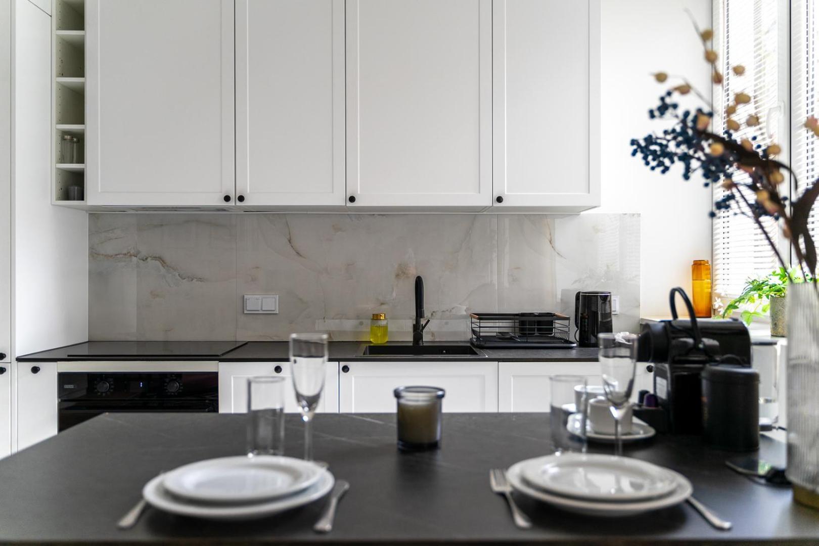 - Workspace & Park Nearby - By Rentujemy Apartment *