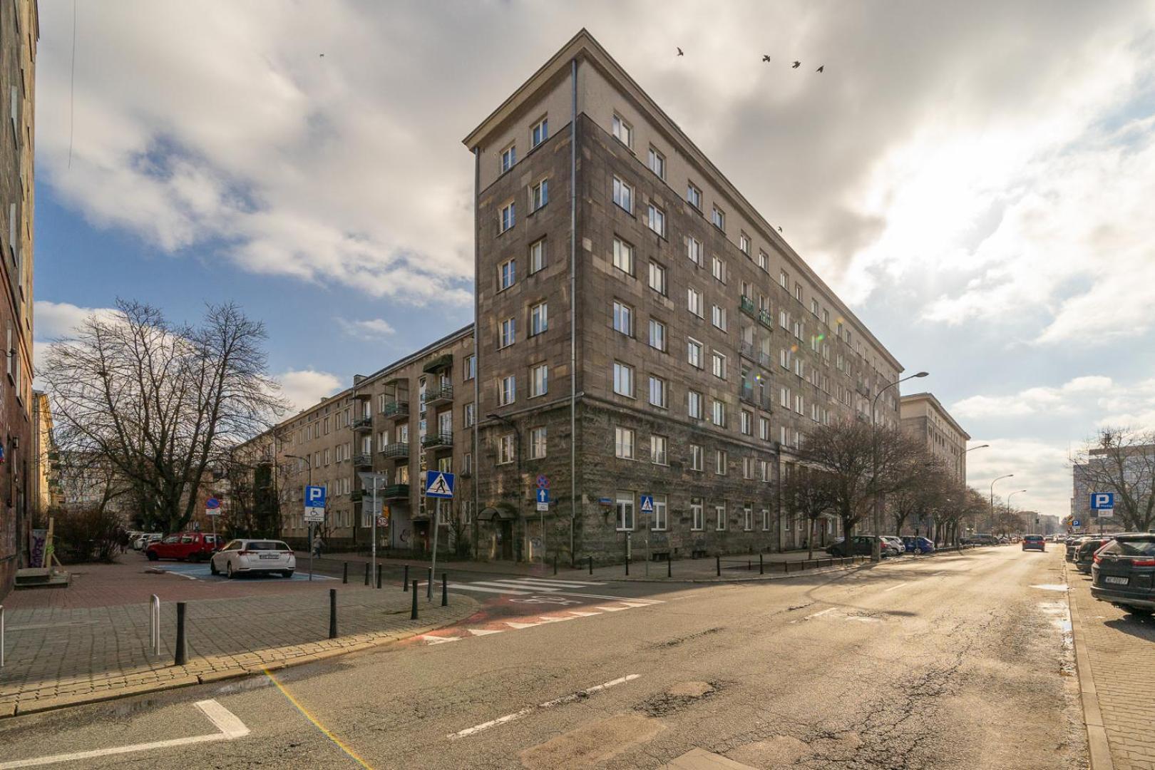 Apartment - Workspace & Park Nearby - By Rentujemy