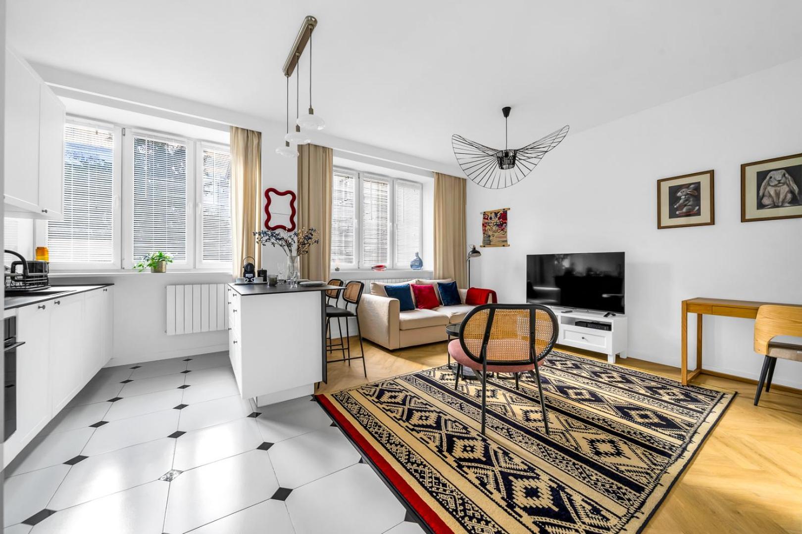 - Workspace & Park Nearby - By Rentujemy *