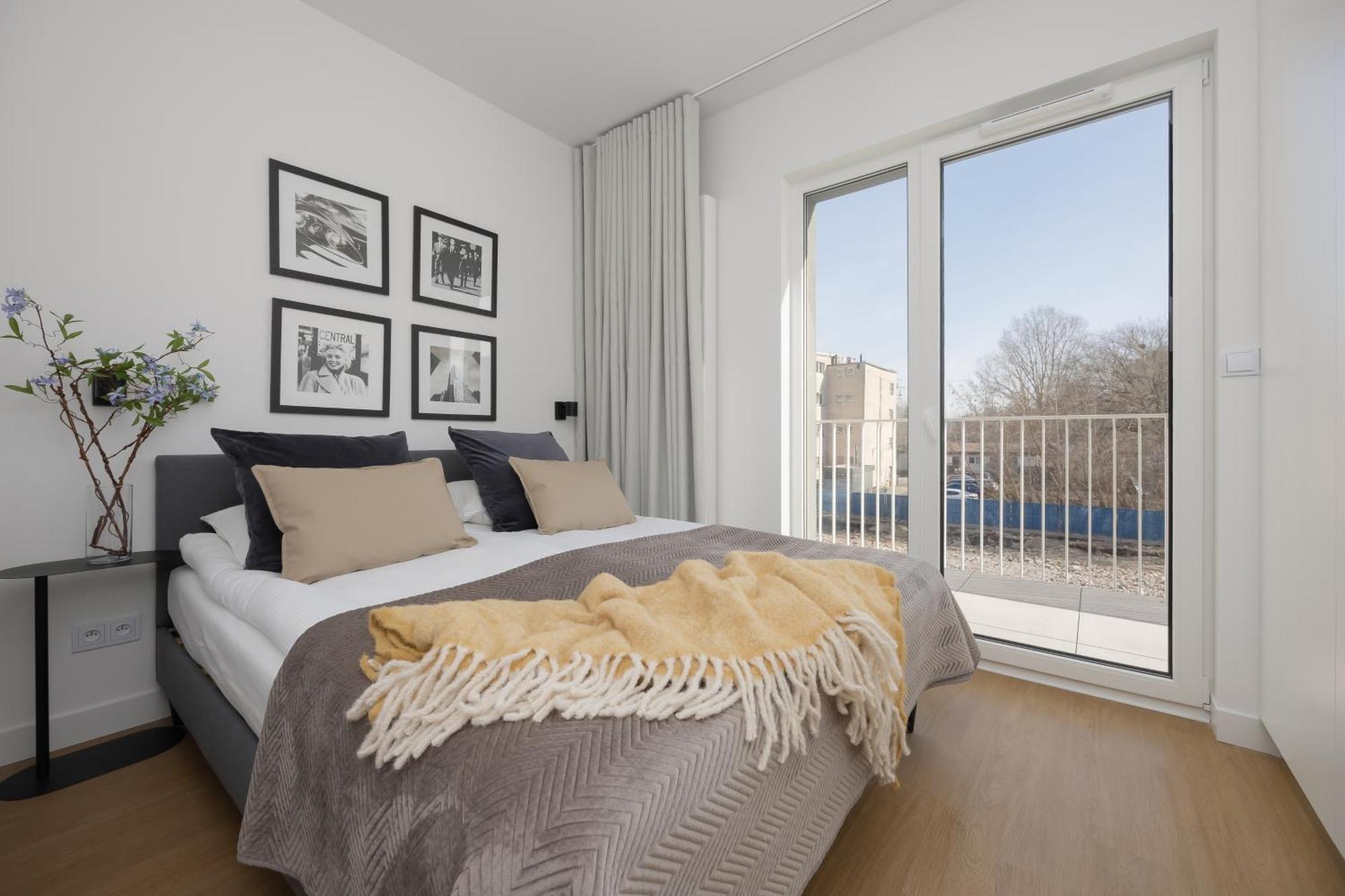 Exceptional For 6 People By Renters Prestige Apartment Warsaw